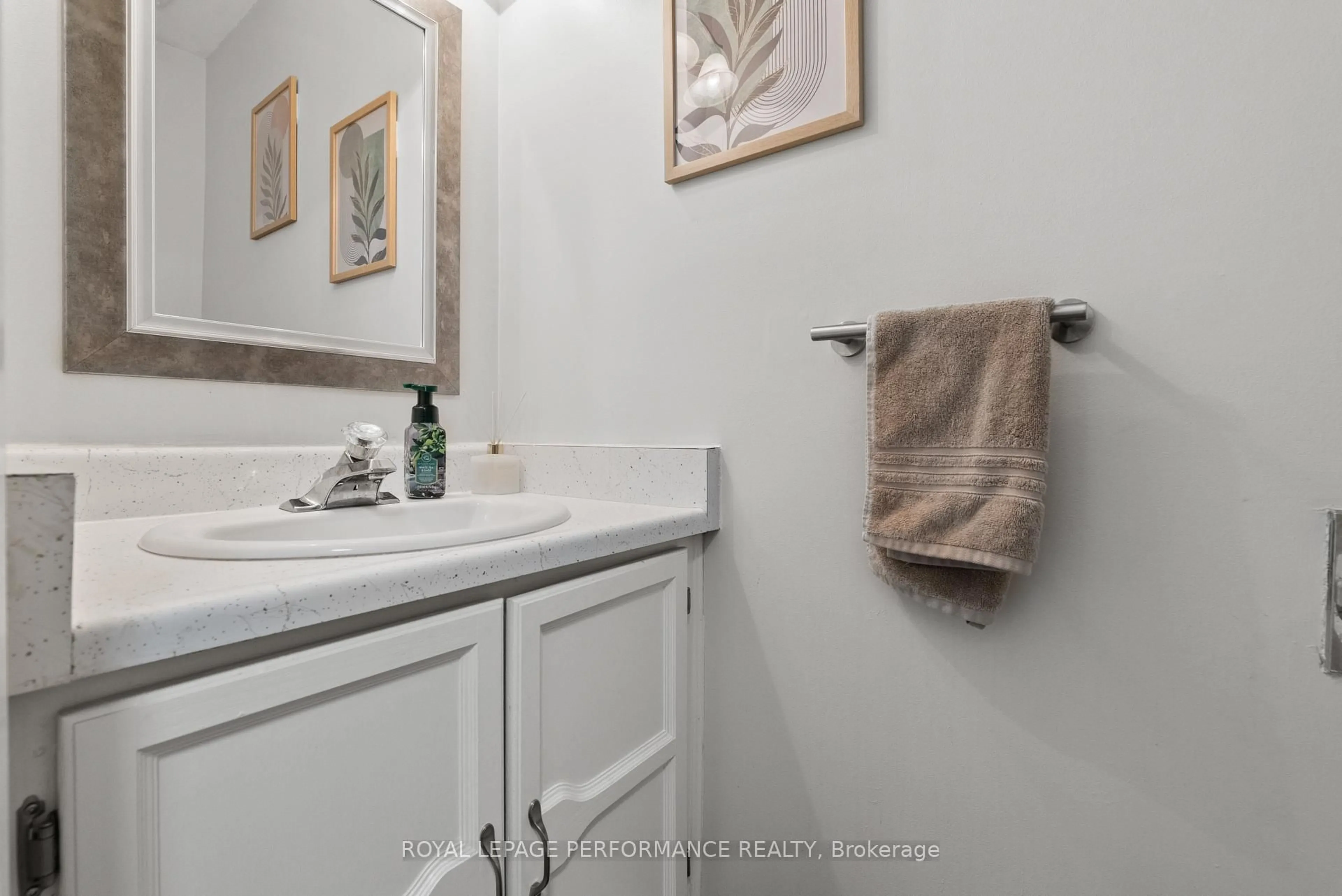 Standard bathroom, ceramic/tile floor for 6255 Sundown Cres #54, Ottawa Ontario K1C 2M1