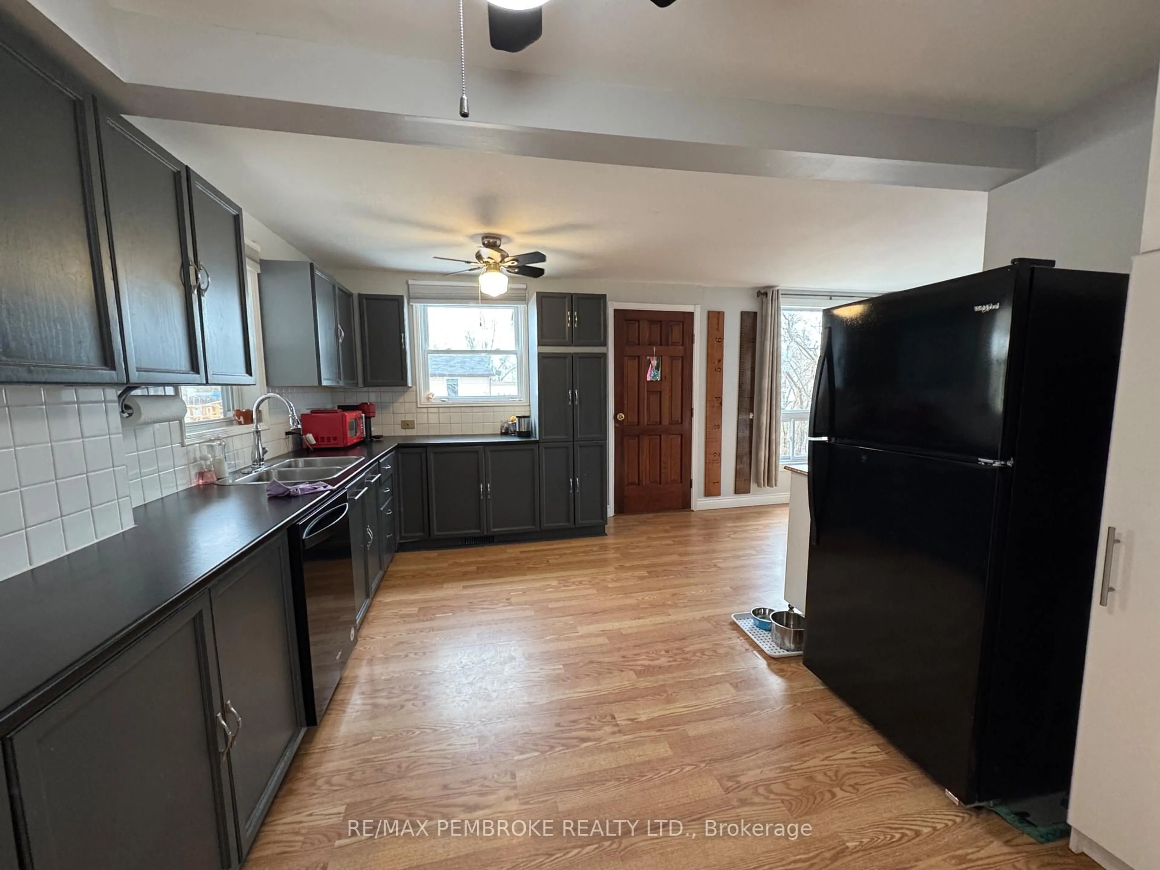 Open concept kitchen, unknown for 231 Douglas St, Pembroke Ontario K8A 5L4