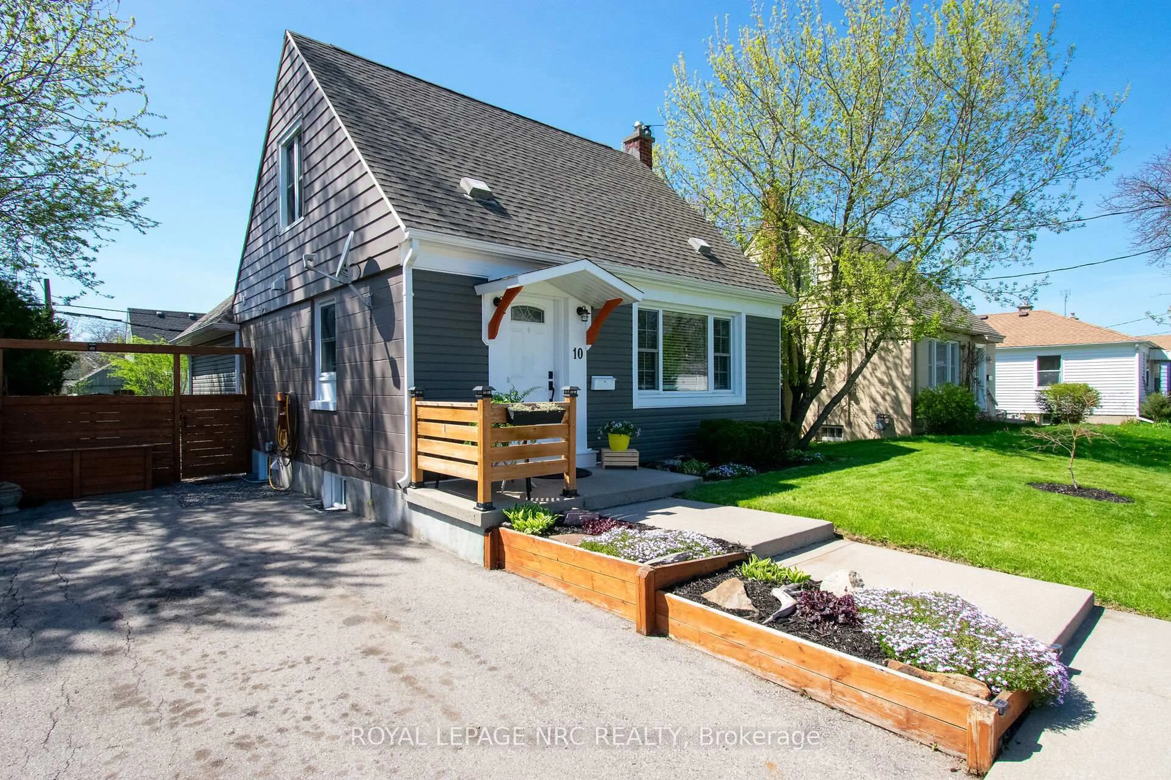 Home with brick exterior material, street for 10 Blain Pl, St. Catharines Ontario L2P 2R5