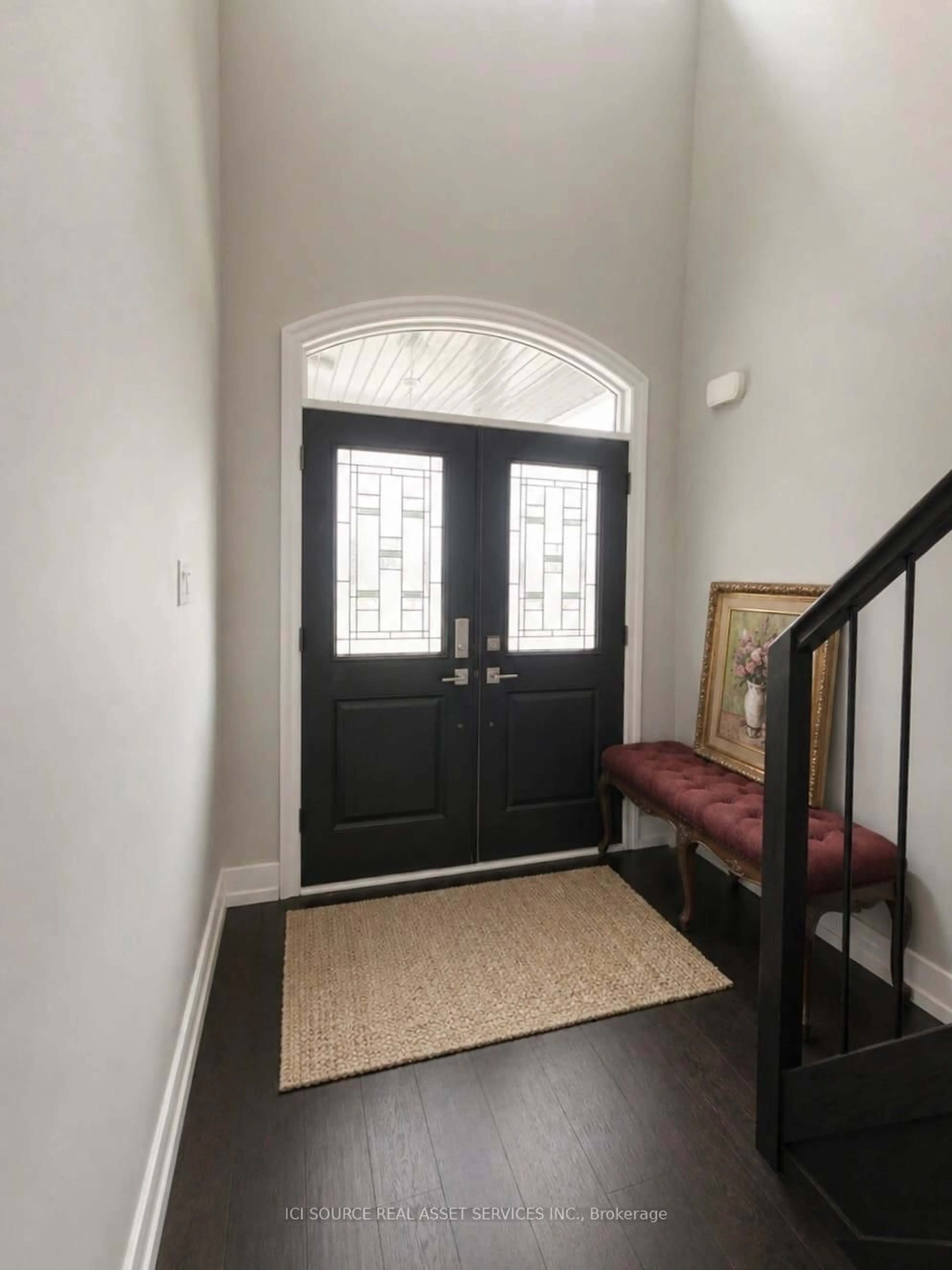 Indoor entryway for 2120 Gough Ave, London North Ontario N5X 0H3
