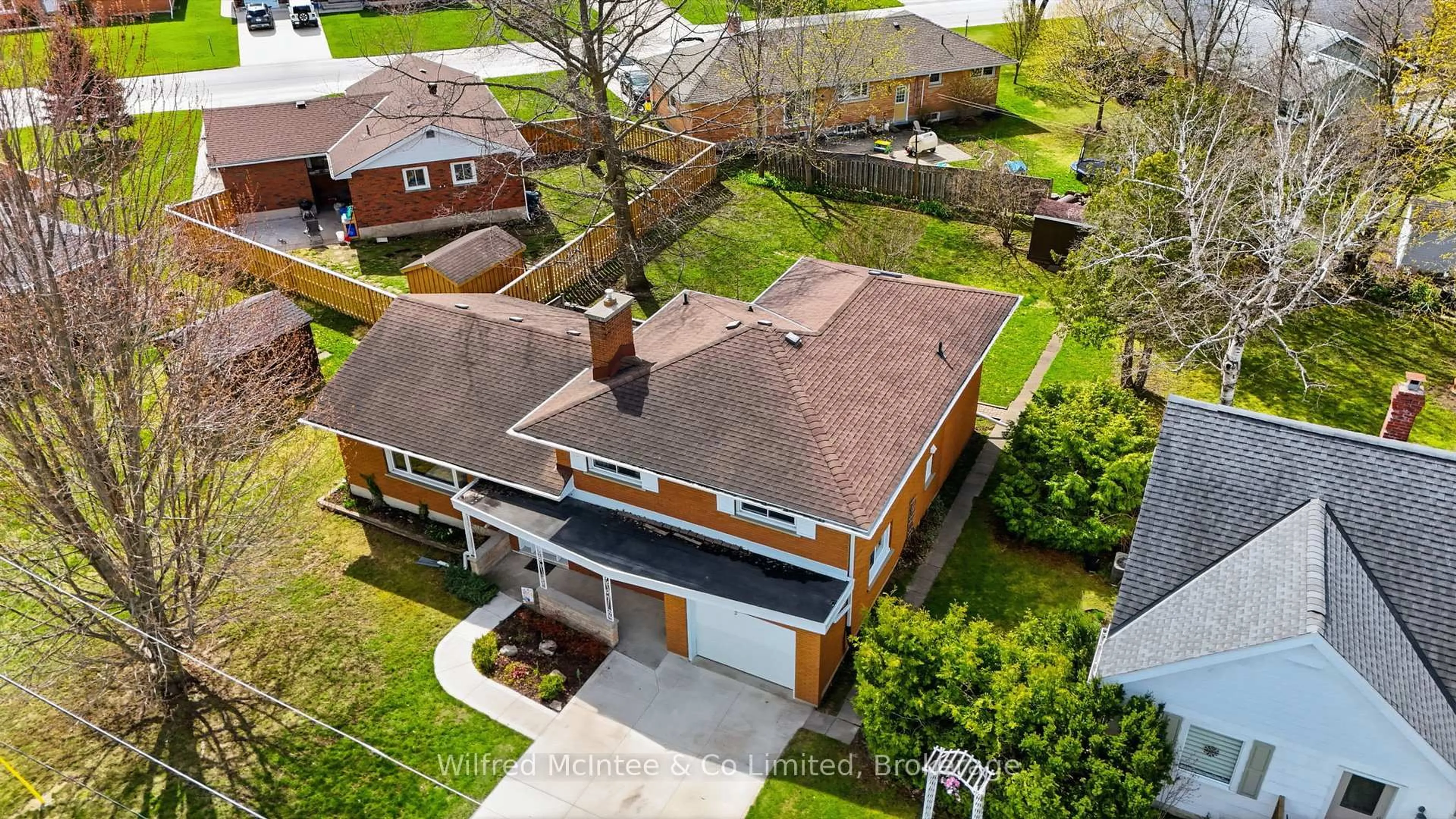 A pic from outside/outdoor area/front of a property/back of a property/a pic from drone, street for 15 Johnstone Blvd, Brockton Ontario N0G 2V0