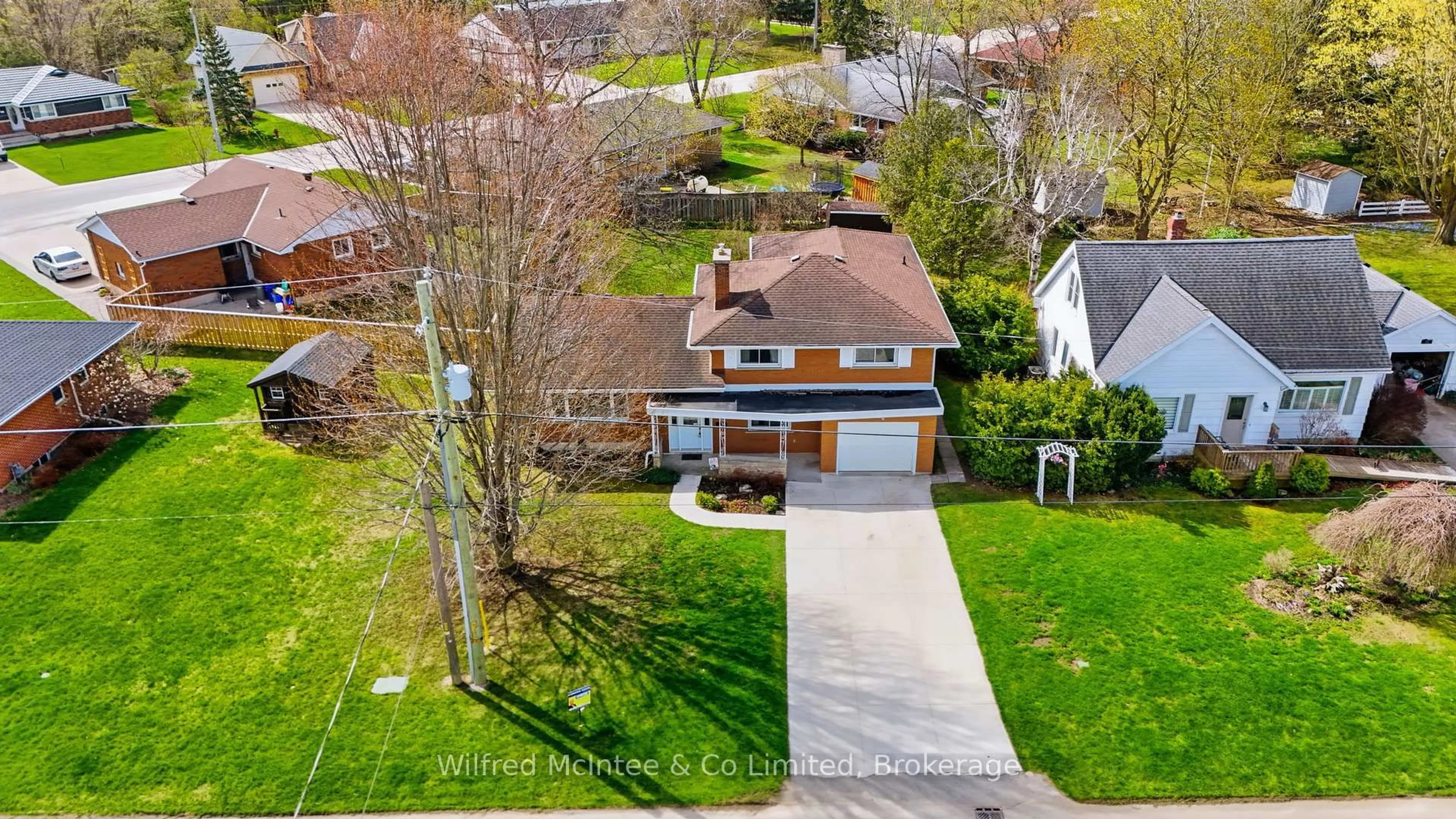 A pic from outside/outdoor area/front of a property/back of a property/a pic from drone, street for 15 Johnstone Blvd, Brockton Ontario N0G 2V0