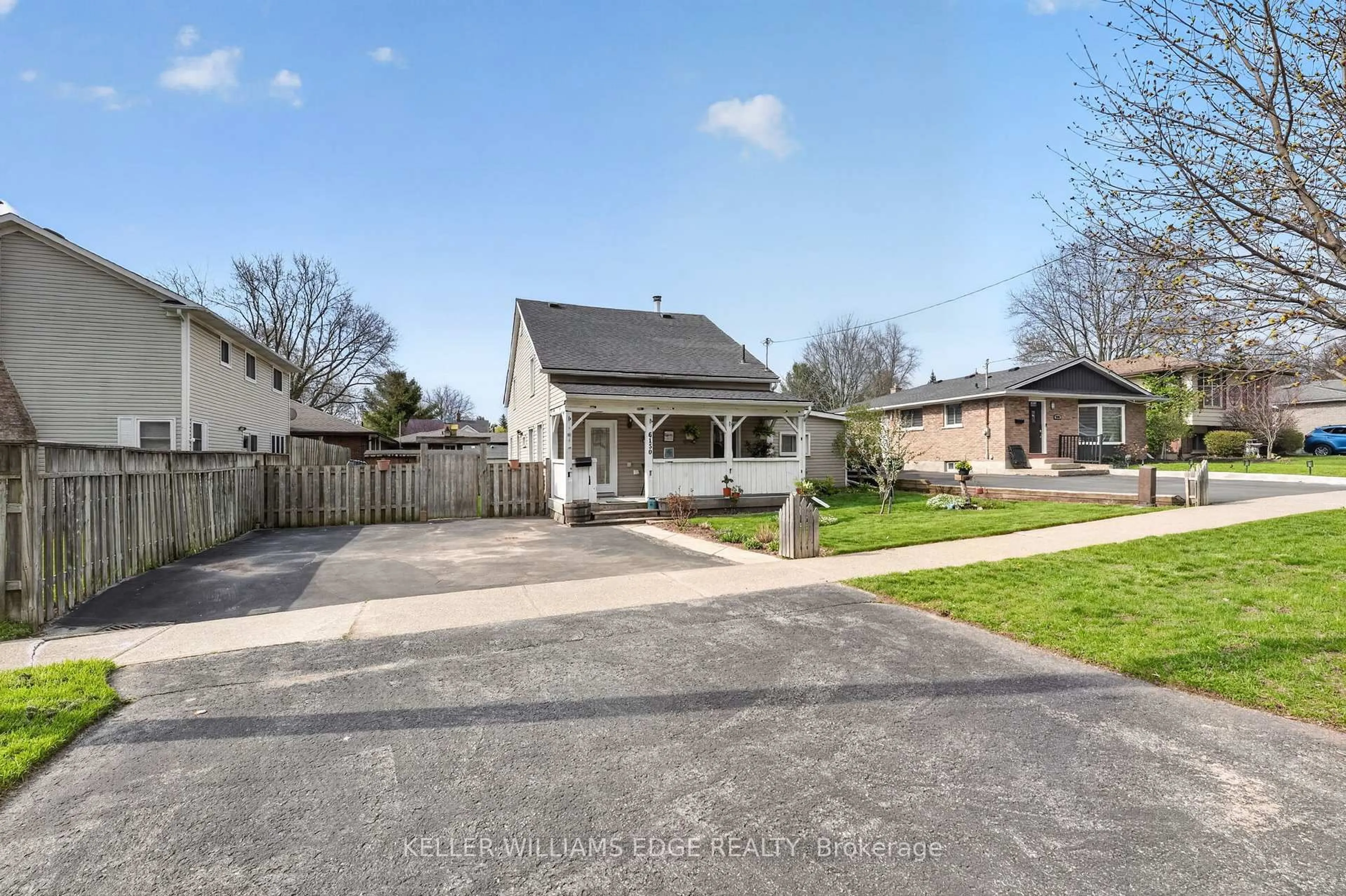 A pic from outside/outdoor area/front of a property/back of a property/a pic from drone, street for 6150 Church's Lane, Niagara Falls Ontario L2J 3Z7