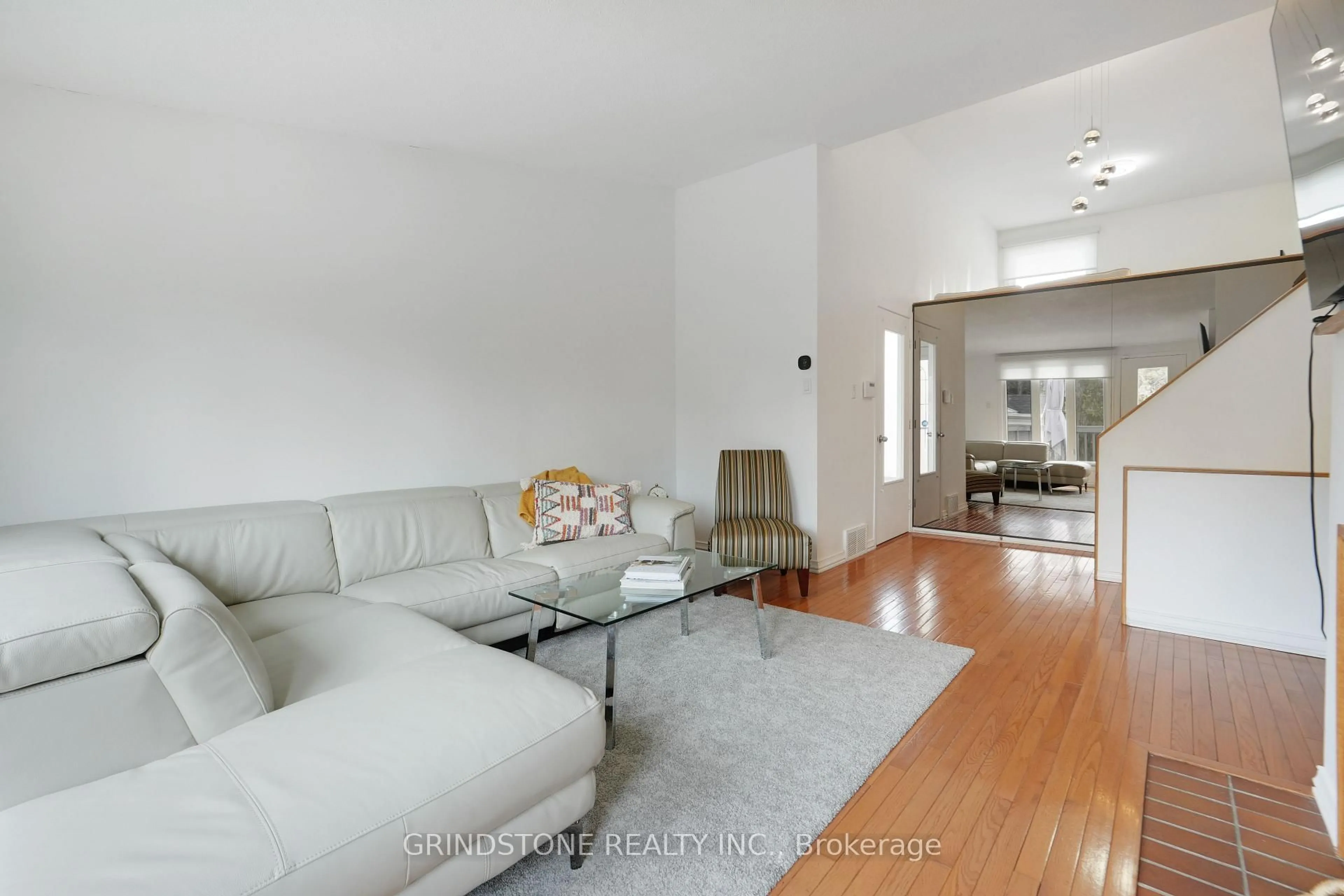 Living room with furniture, unknown for 1080 Alenmede Cres, Ottawa Ontario K2B 8H3