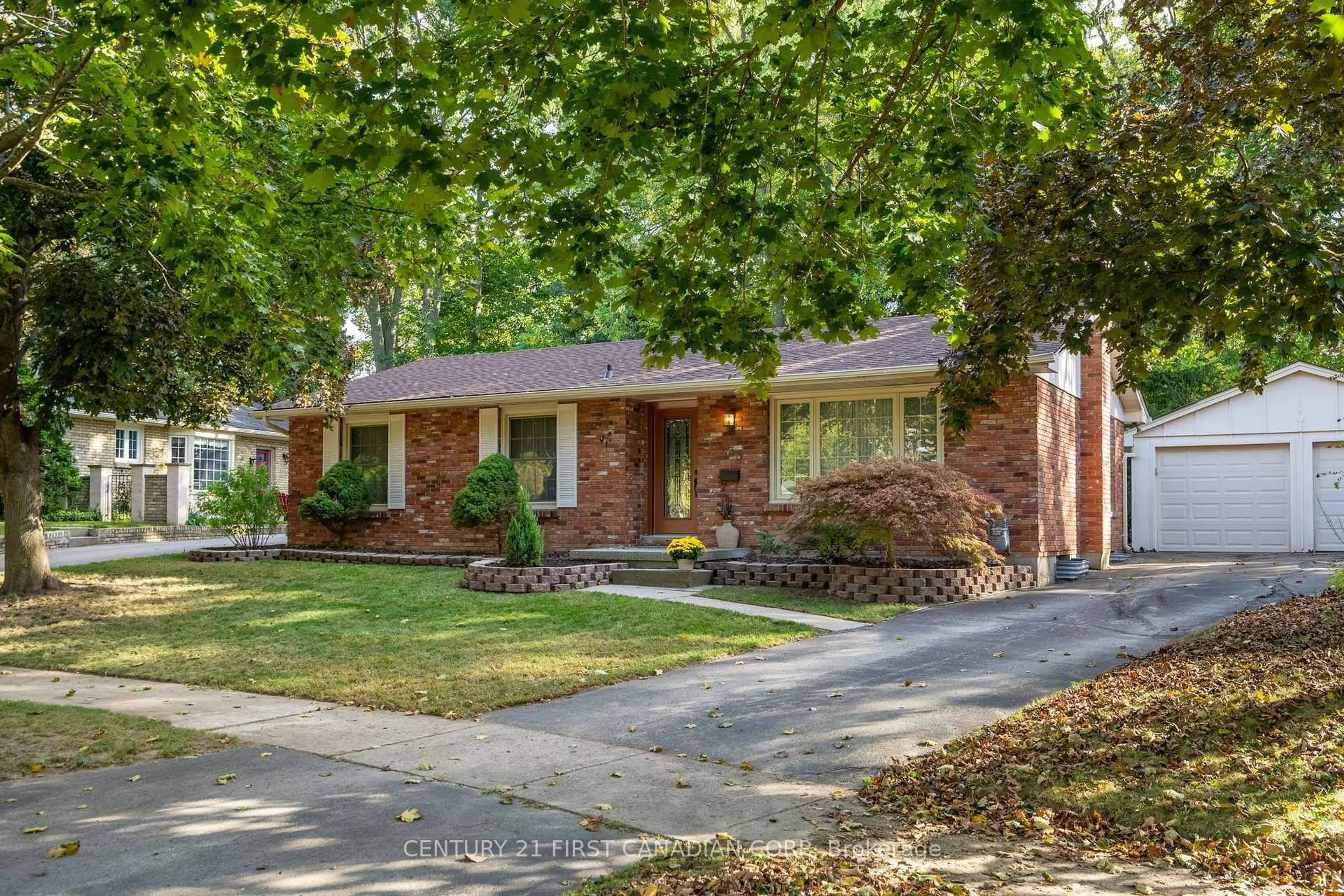 Home with brick exterior material, street for 533 Belvedere Ave, London South Ontario N6K 2R4