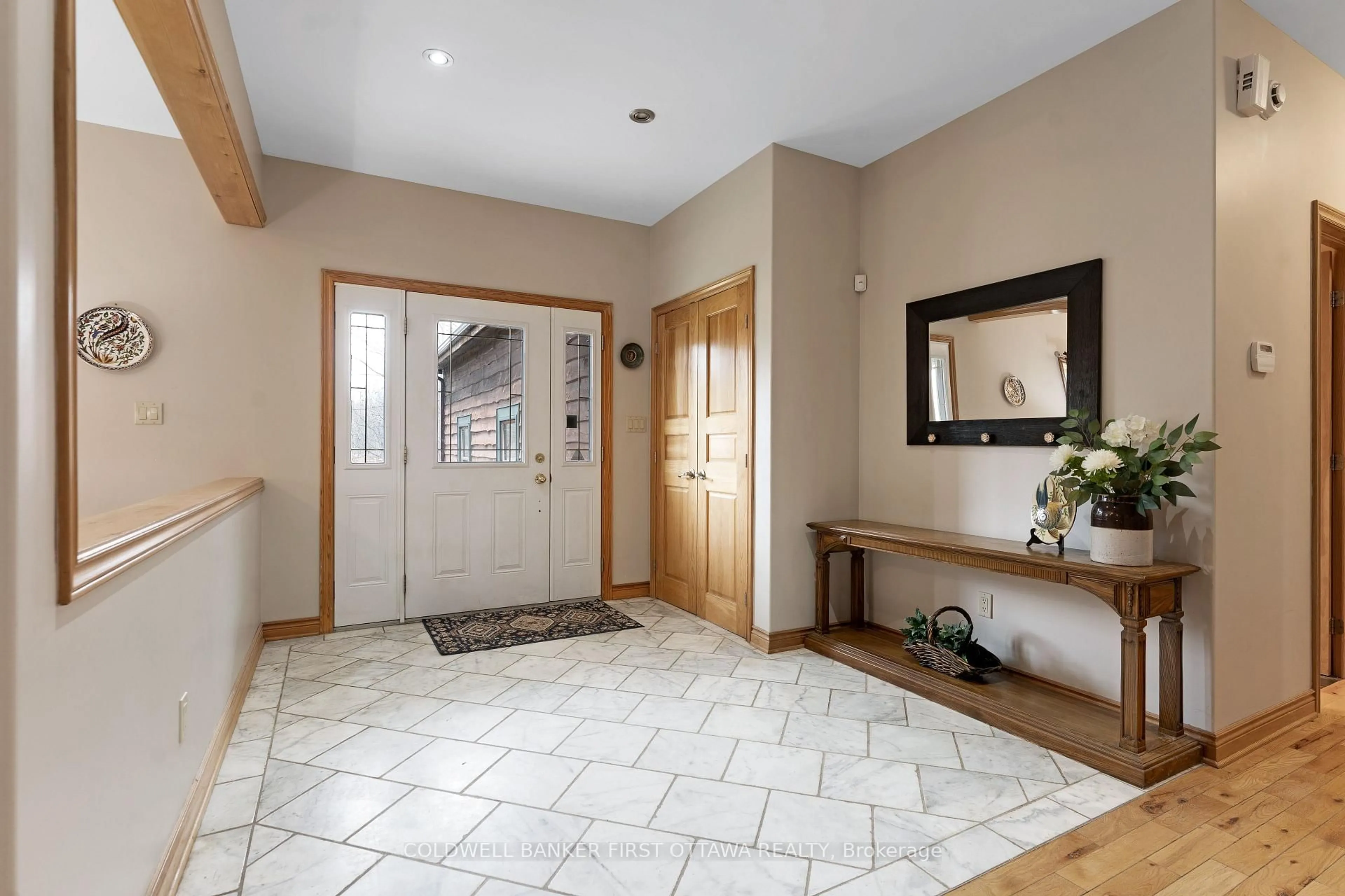 Indoor entryway for 399 Grady Rd, Rideau Lakes Ontario K0G 1X0