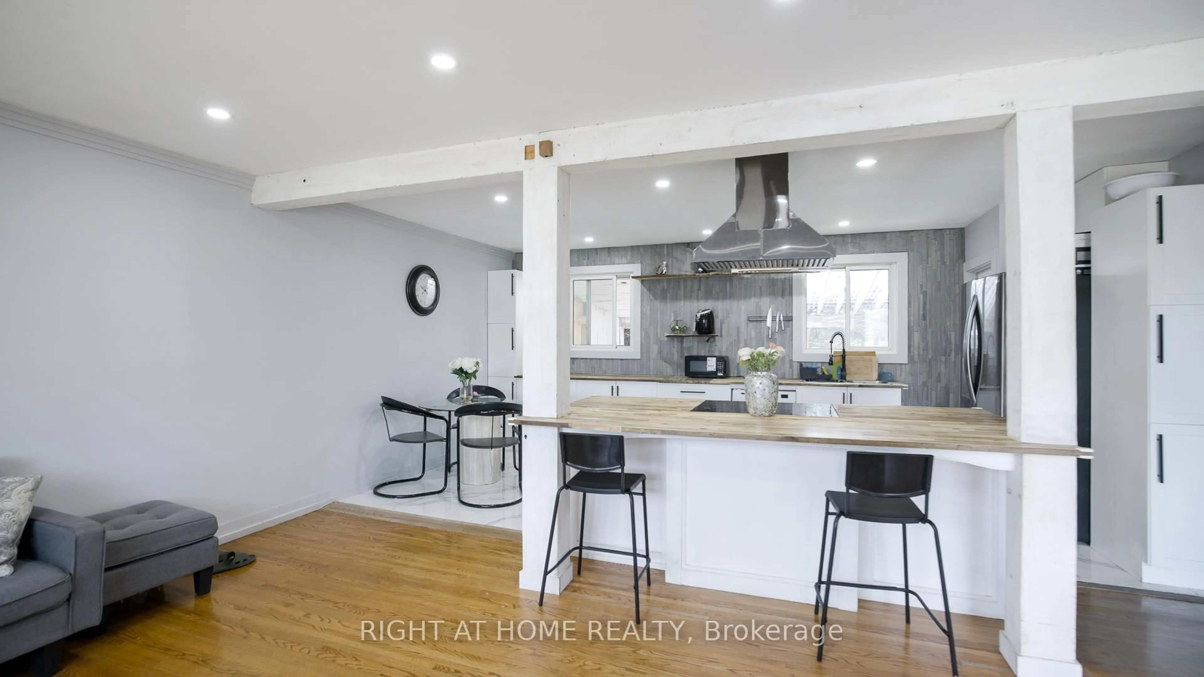 Open concept kitchen, unknown for 134 David Dr, Ottawa Ontario K2G 2N9