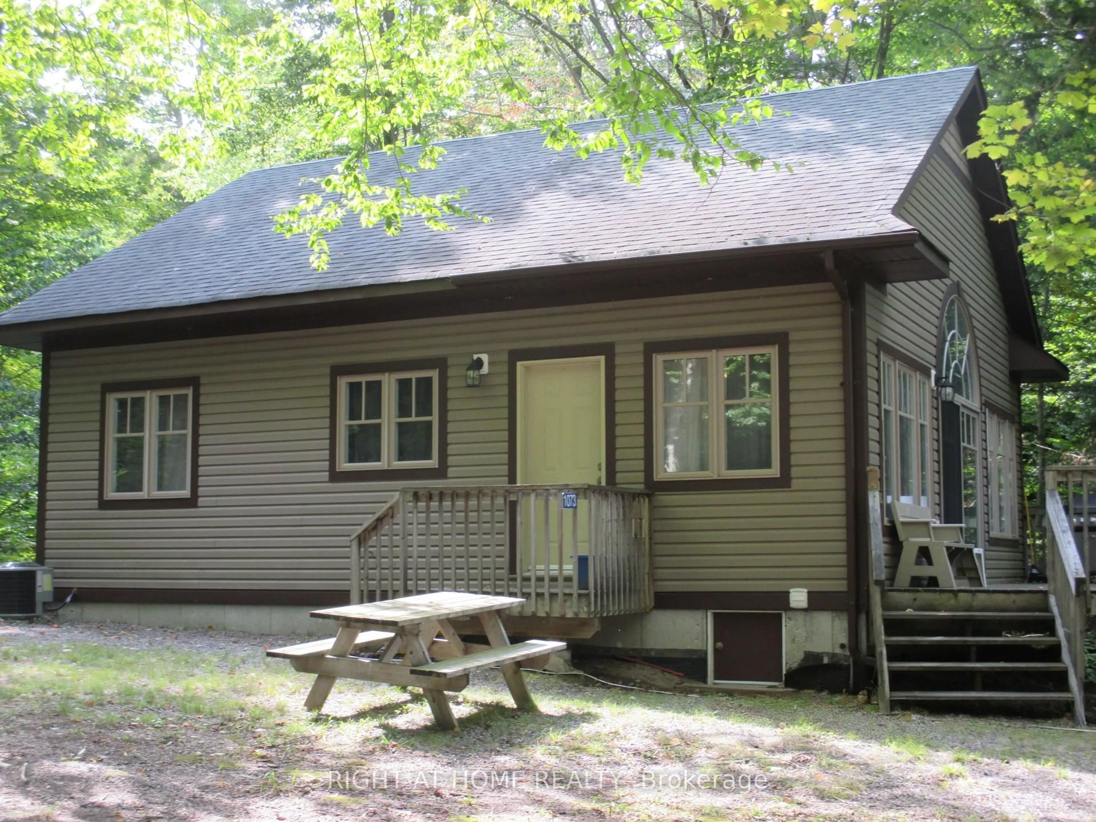 Unknown for 1073 Joshs Bay Rd, Muskoka Lakes Ontario P0B 1M0