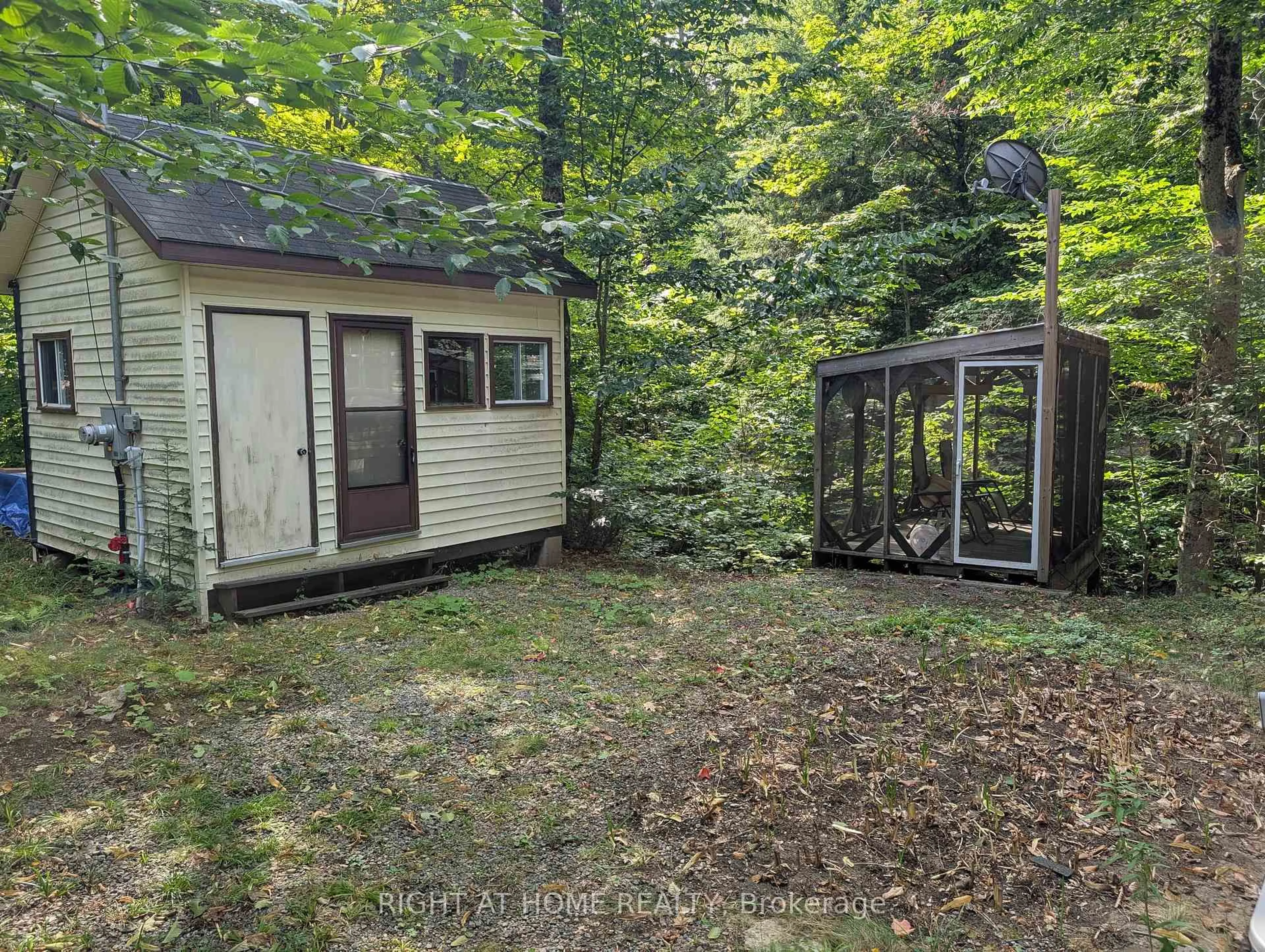 Shed for 1073 Joshs Bay Rd, Muskoka Lakes Ontario P0B 1M0