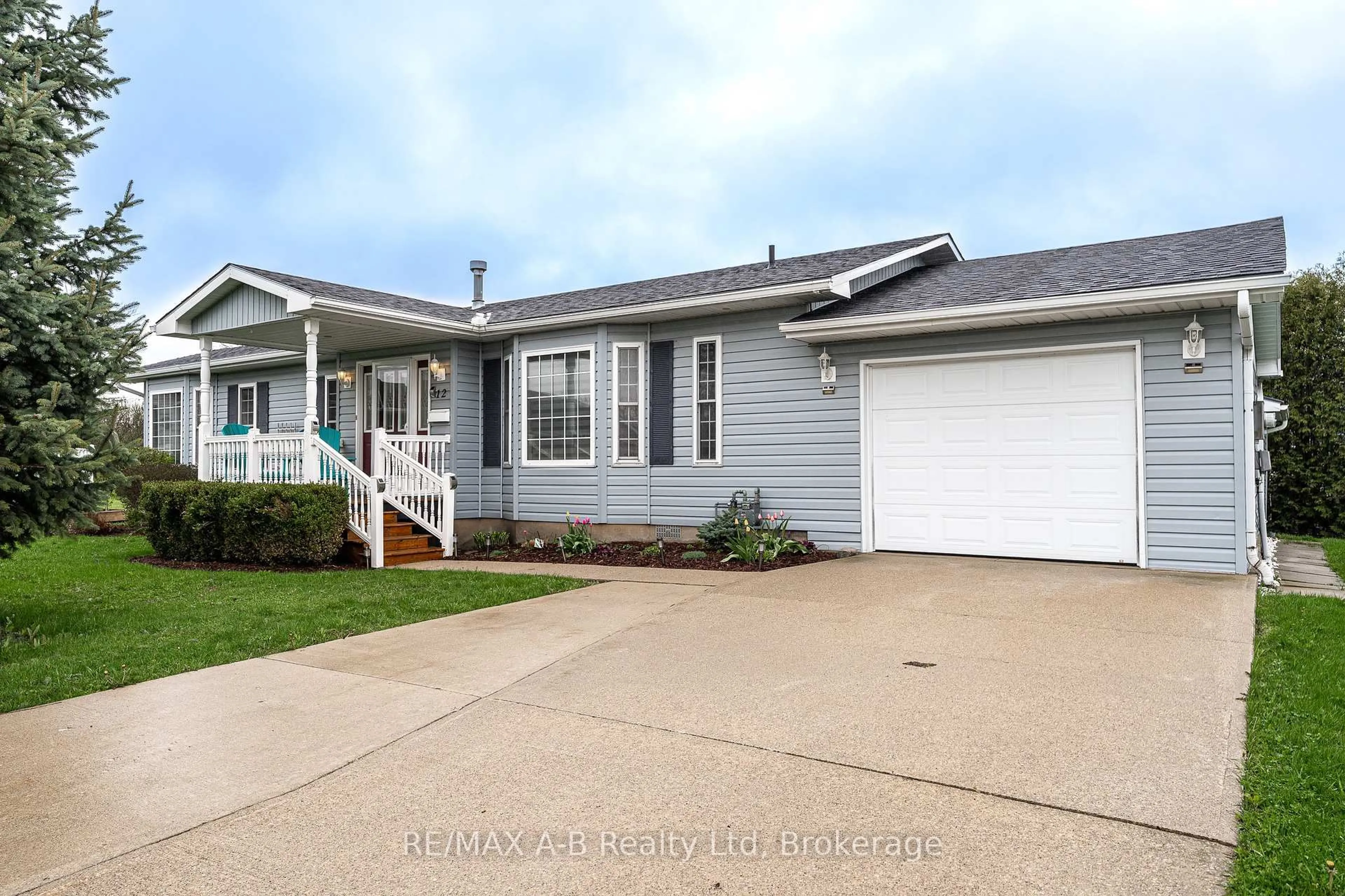 Home with vinyl exterior material, water/lake/river/ocean view for 30 Ann St #12, St. Marys Ontario N4X 1C8