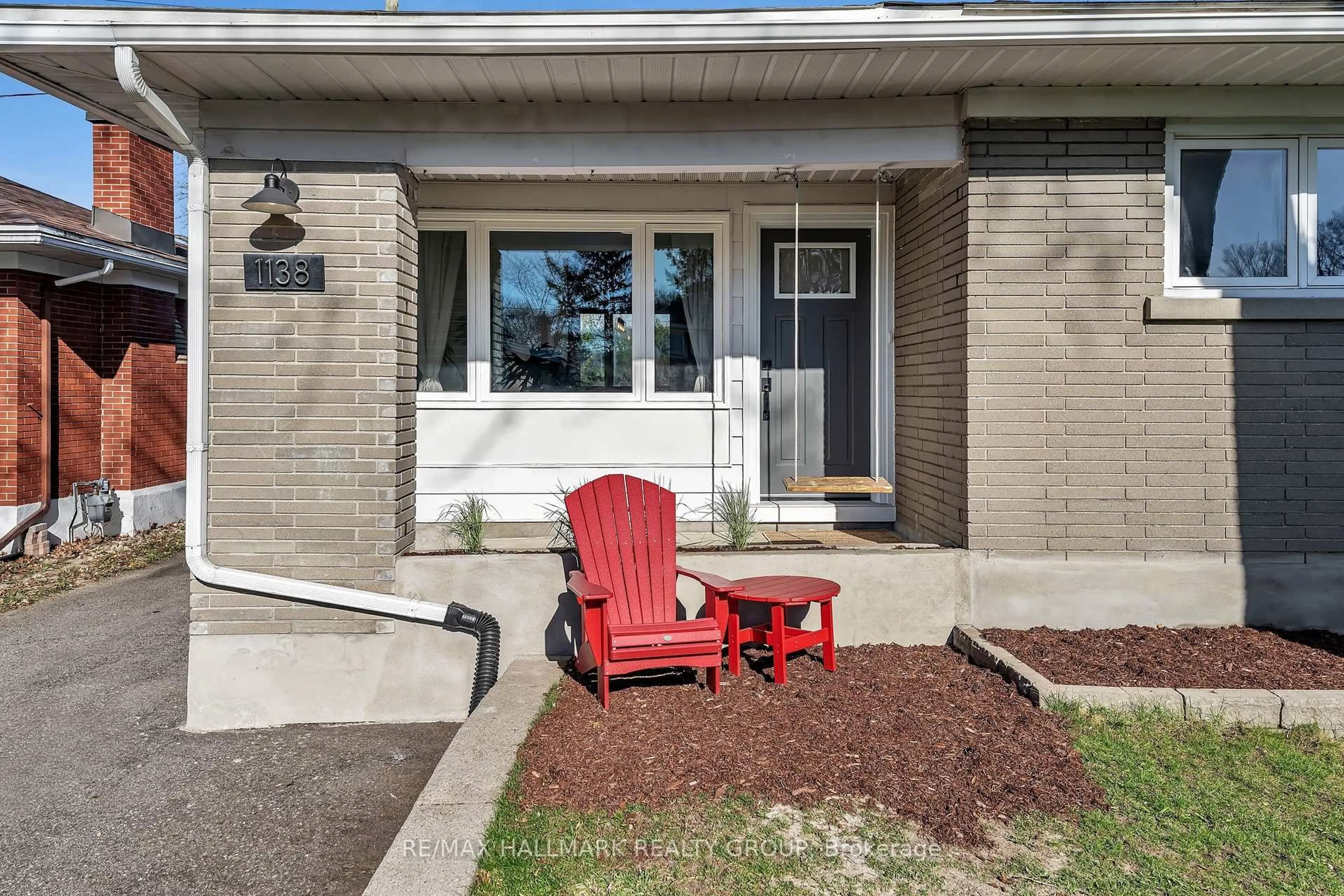 Patio, street for 1138 Sherman Dr, Ottawa Ontario K2C 2M4