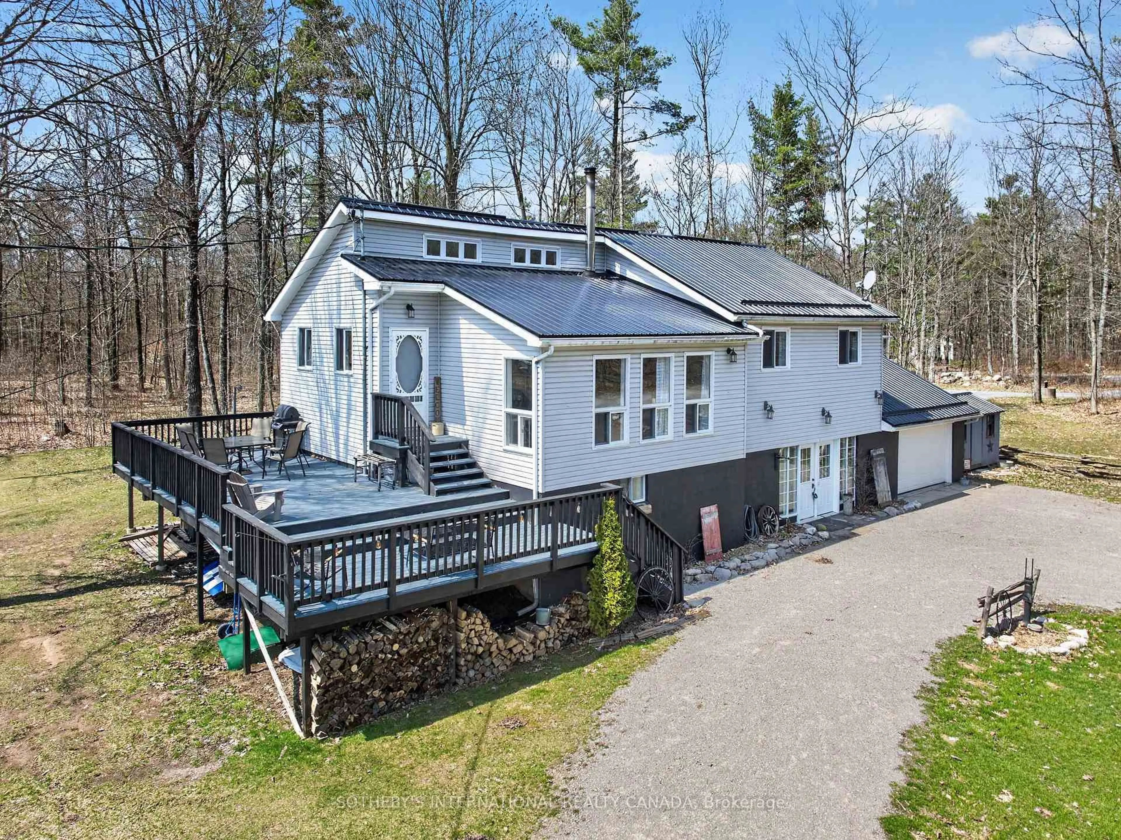 A pic from outside/outdoor area/front of a property/back of a property/a pic from drone, unknown for 177 Rockhaven Cres, Limoges Ontario K0K 2M0