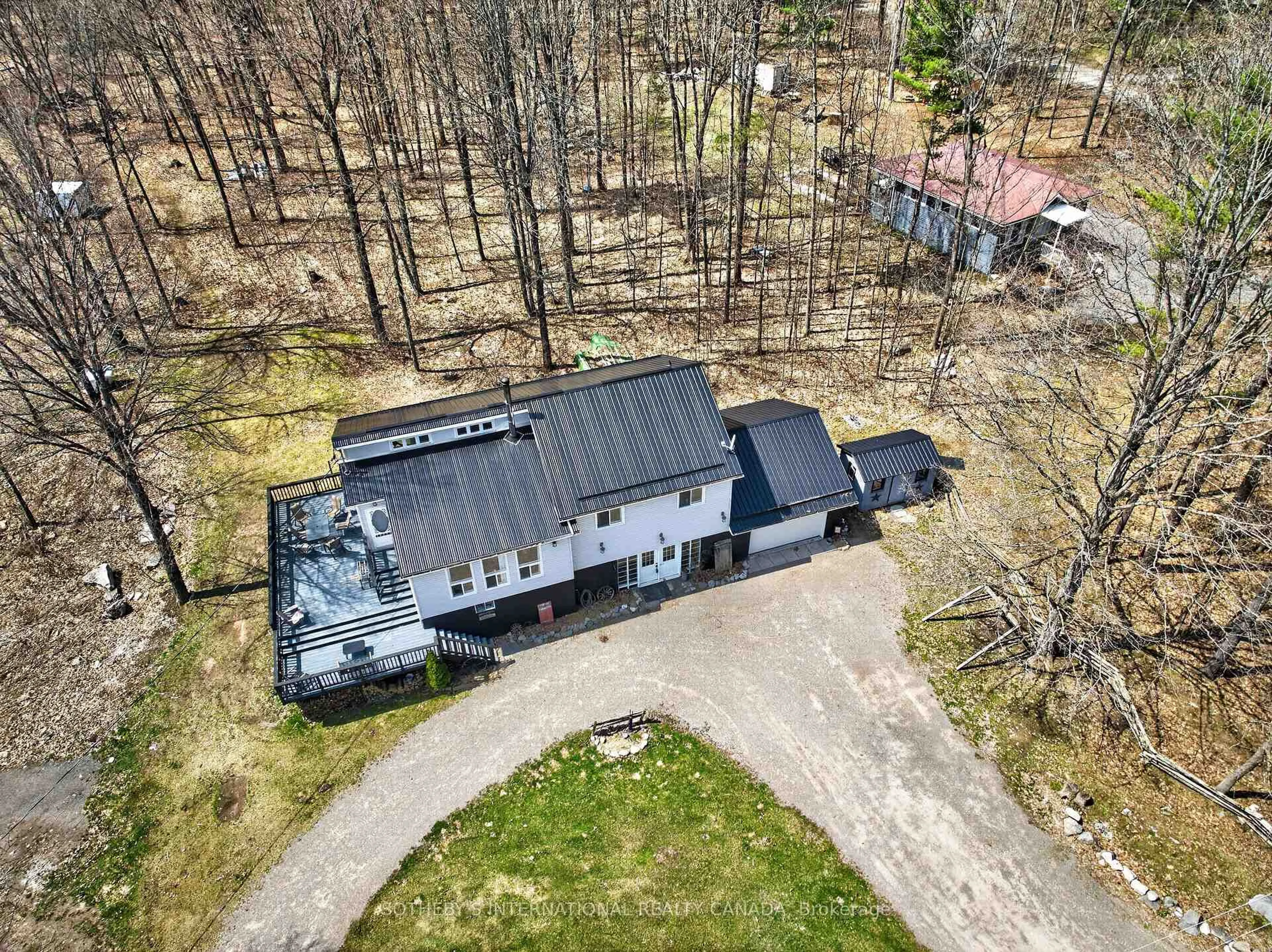 A pic from outside/outdoor area/front of a property/back of a property/a pic from drone, street for 177 Rockhaven Cres, Limoges Ontario K0K 2M0