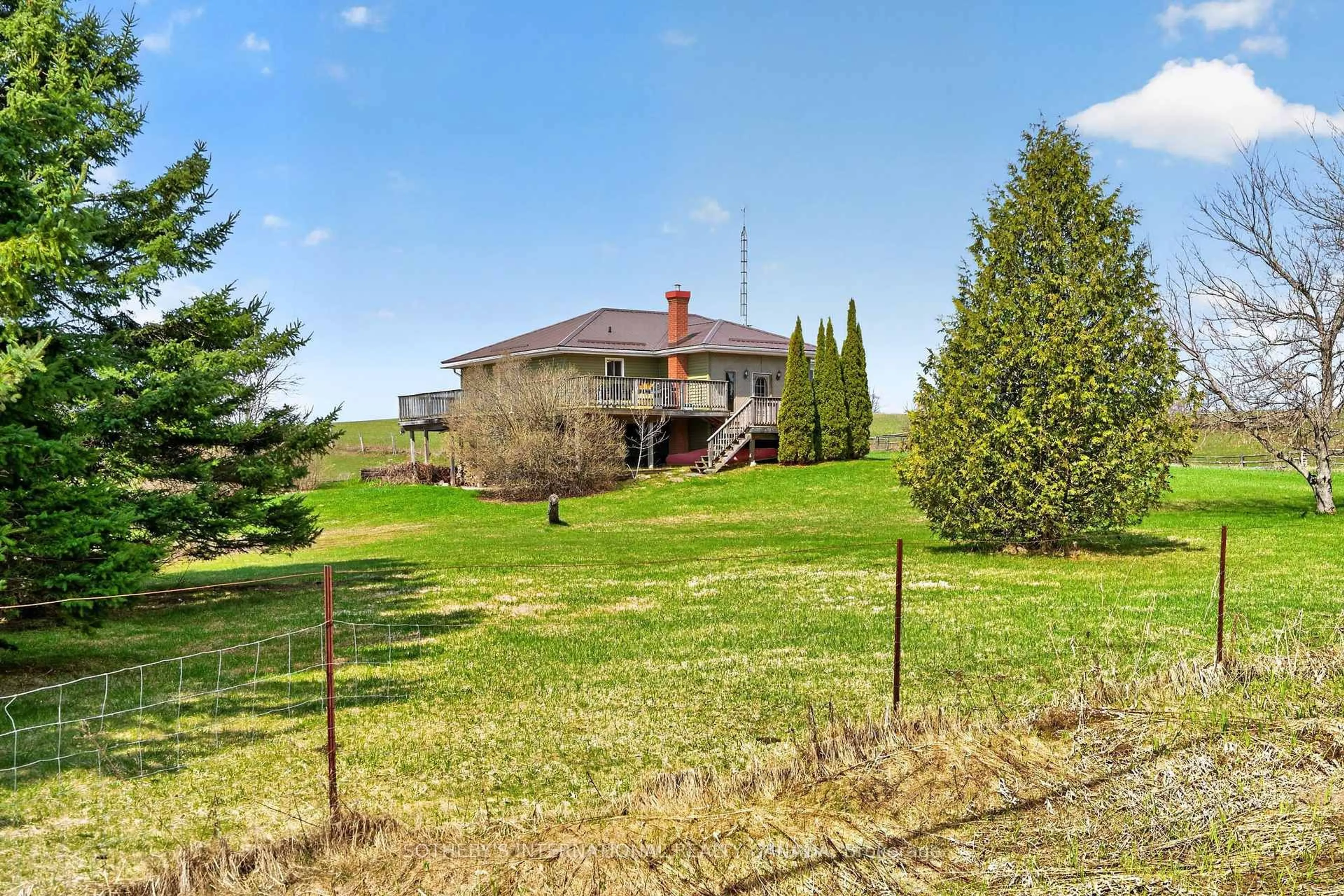 A pic from outside/outdoor area/front of a property/back of a property/a pic from drone, mountain view for 327 Vansickle Rd, Havelock-Belmont-Methuen Ontario K0L 1Z0