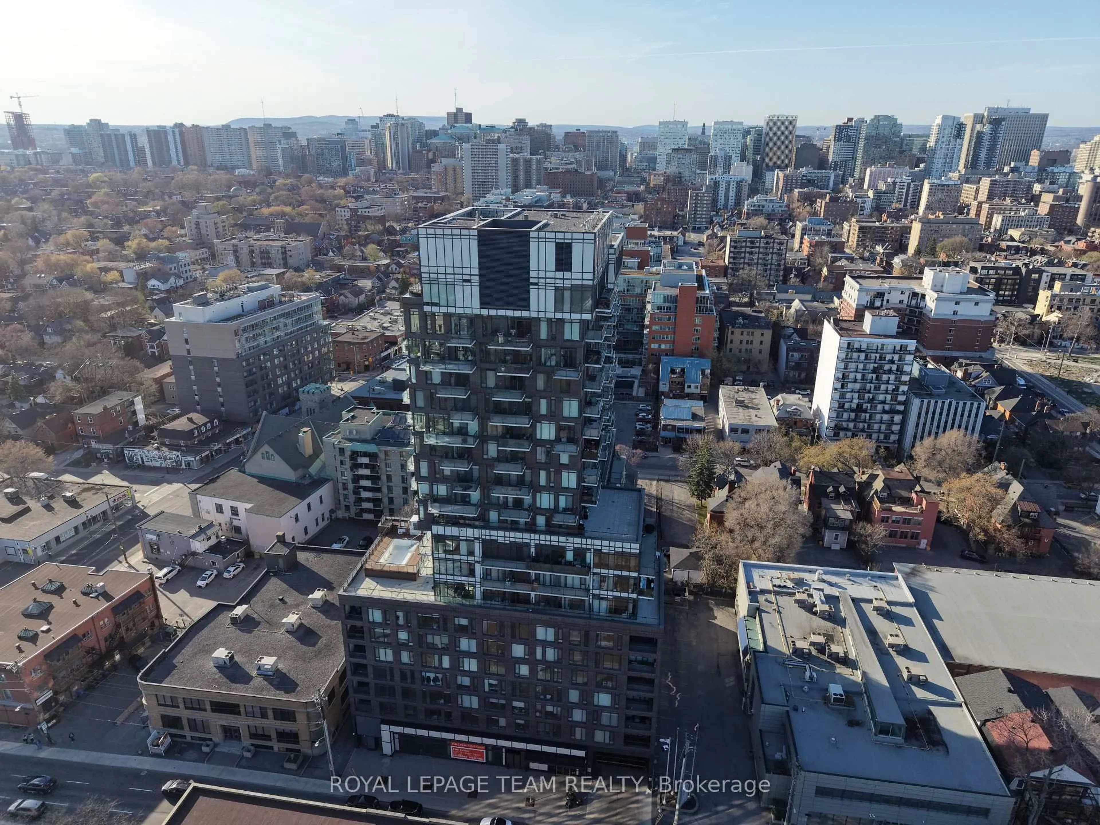 A pic from outside/outdoor area/front of a property/back of a property/a pic from drone, city buildings view from balcony for 203 Catherine St #1206, Ottawa Ontario K2P 1J5