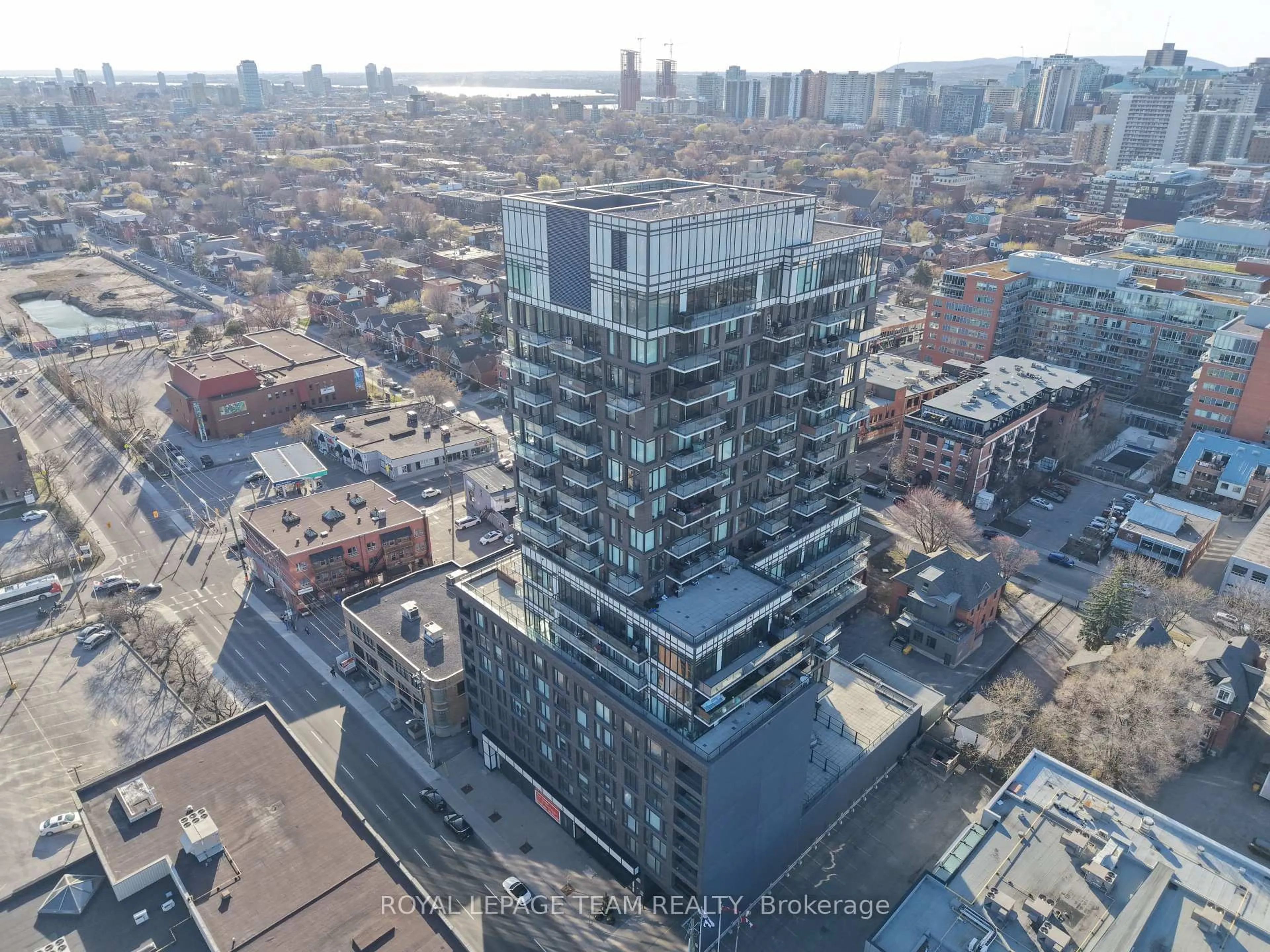 A pic from outside/outdoor area/front of a property/back of a property/a pic from drone, city buildings view from balcony for 203 Catherine St #1206, Ottawa Ontario K2P 1J5