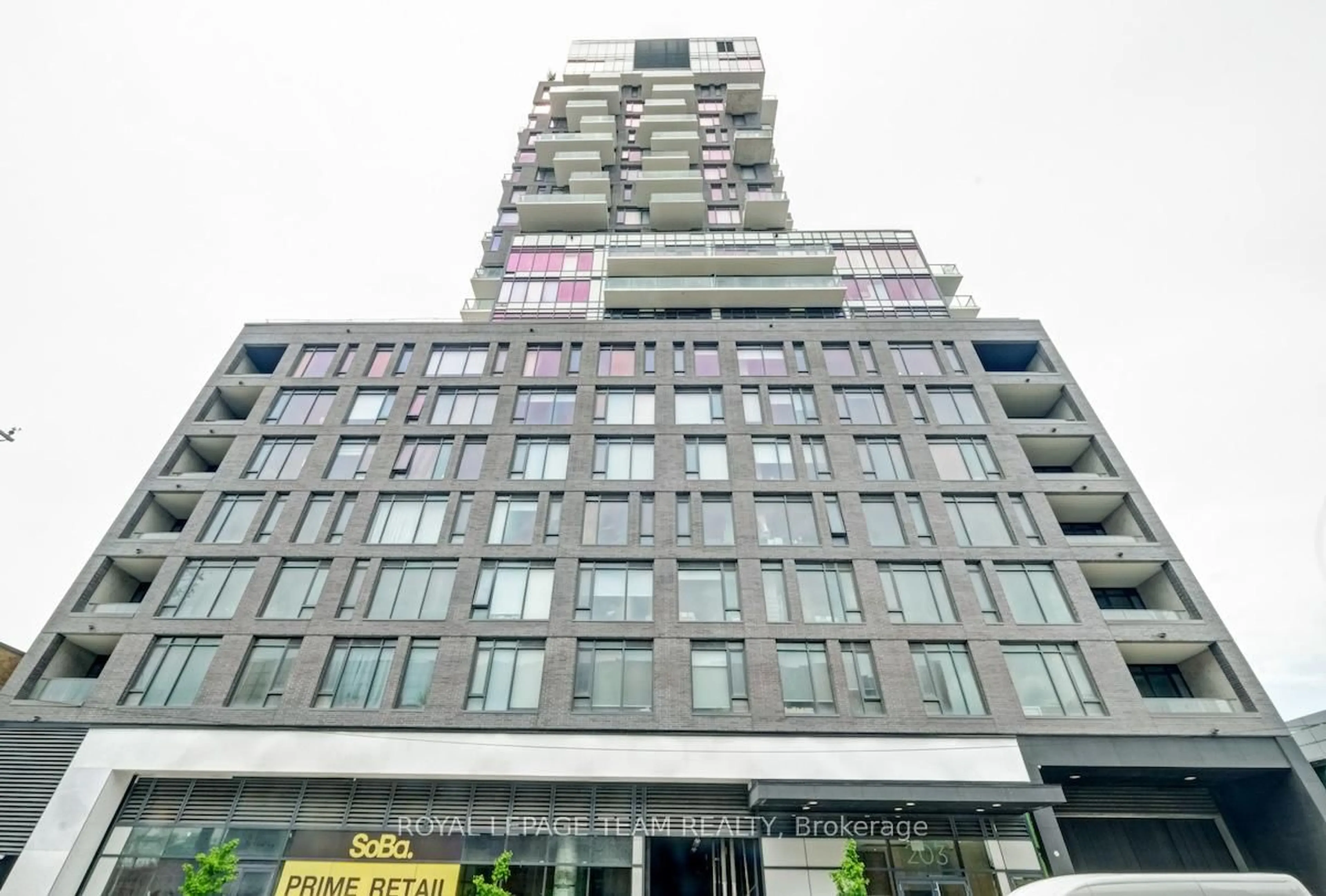 Indoor foyer for 203 Catherine St #1206, Ottawa Ontario K2P 1J5