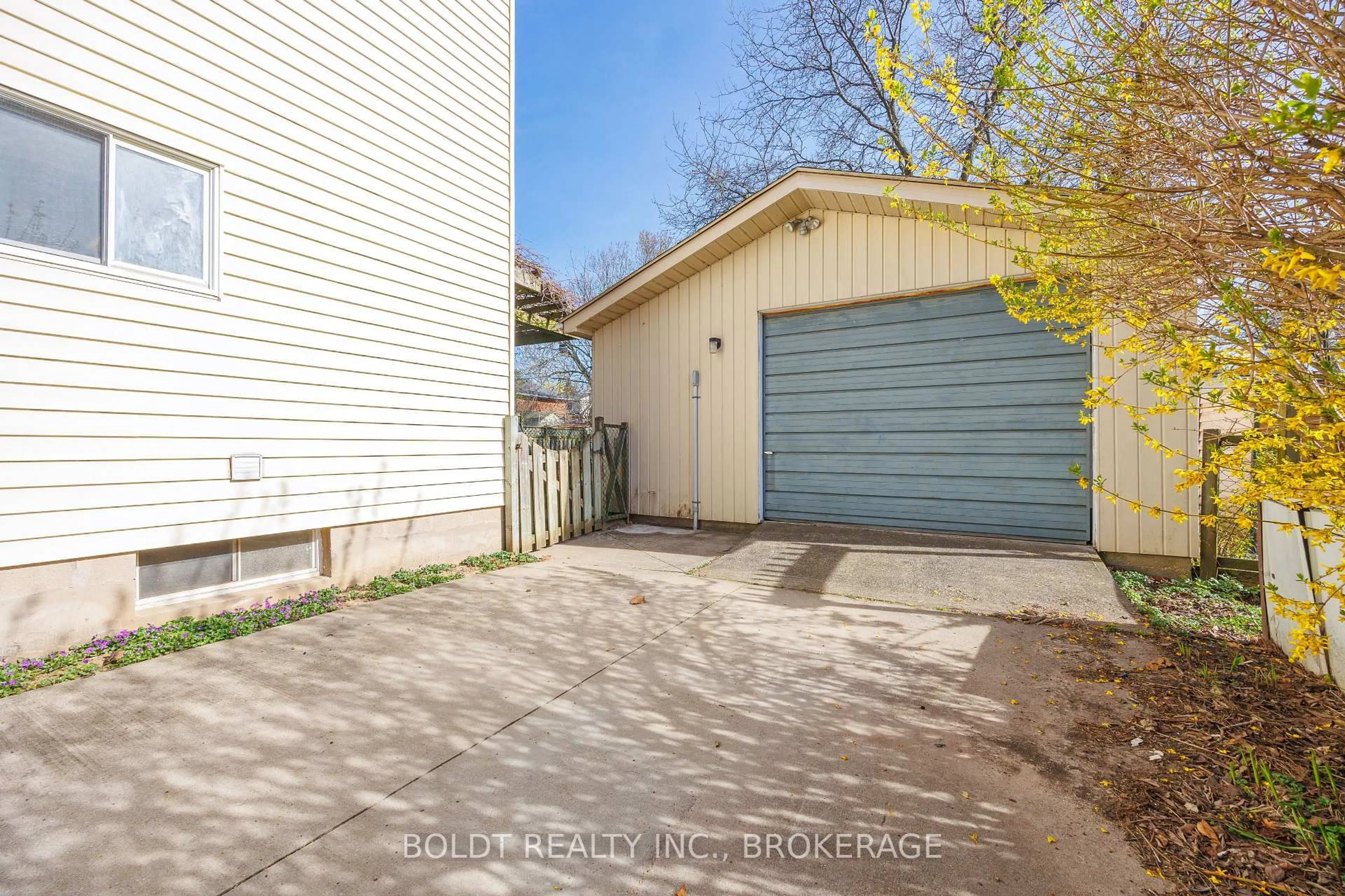 Unknown for 162 Dufferin St, St. Catharines Ontario L2R 2A5