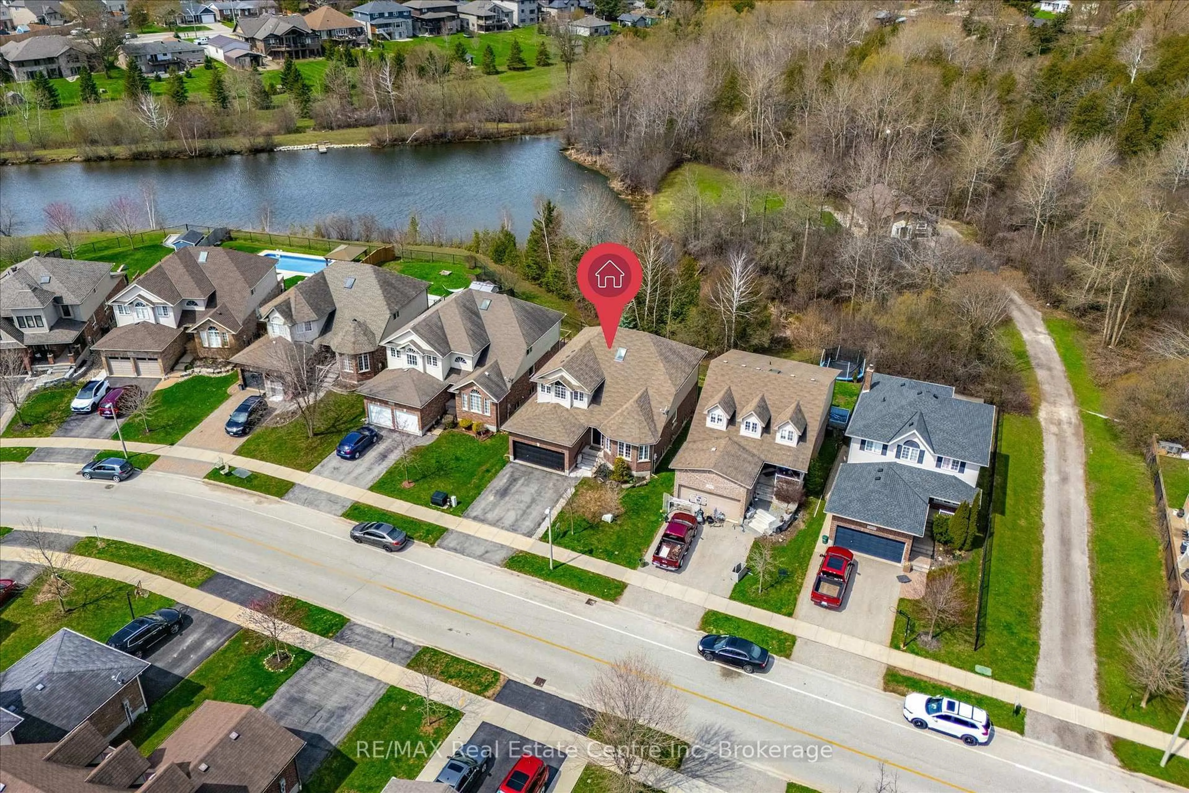 A pic from outside/outdoor area/front of a property/back of a property/a pic from drone, water/lake/river/ocean view for 556 Black St, Centre Wellington Ontario N1M 0A3