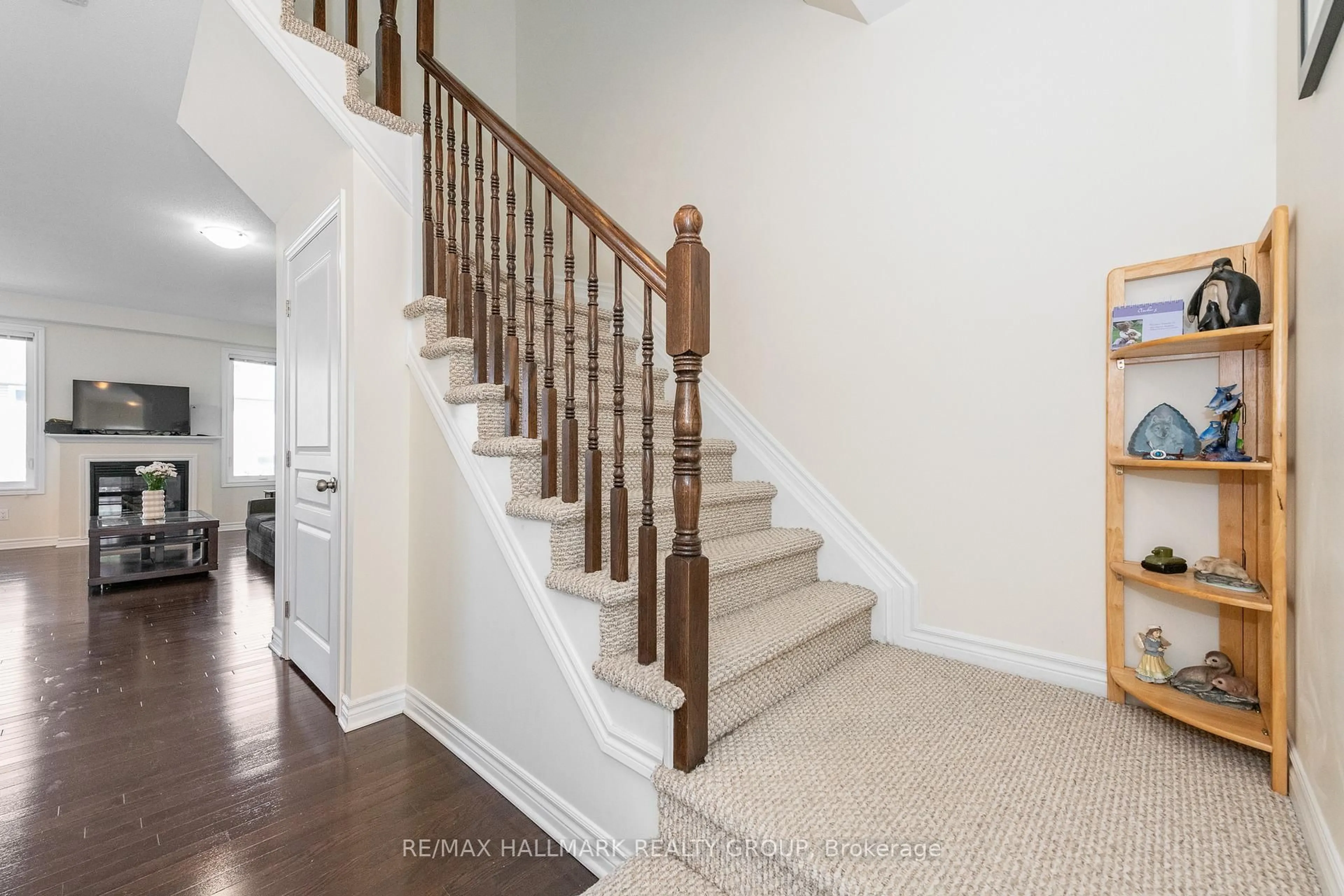Stairs for 183 Claridge Dr, Ottawa Ontario K2J 5V8