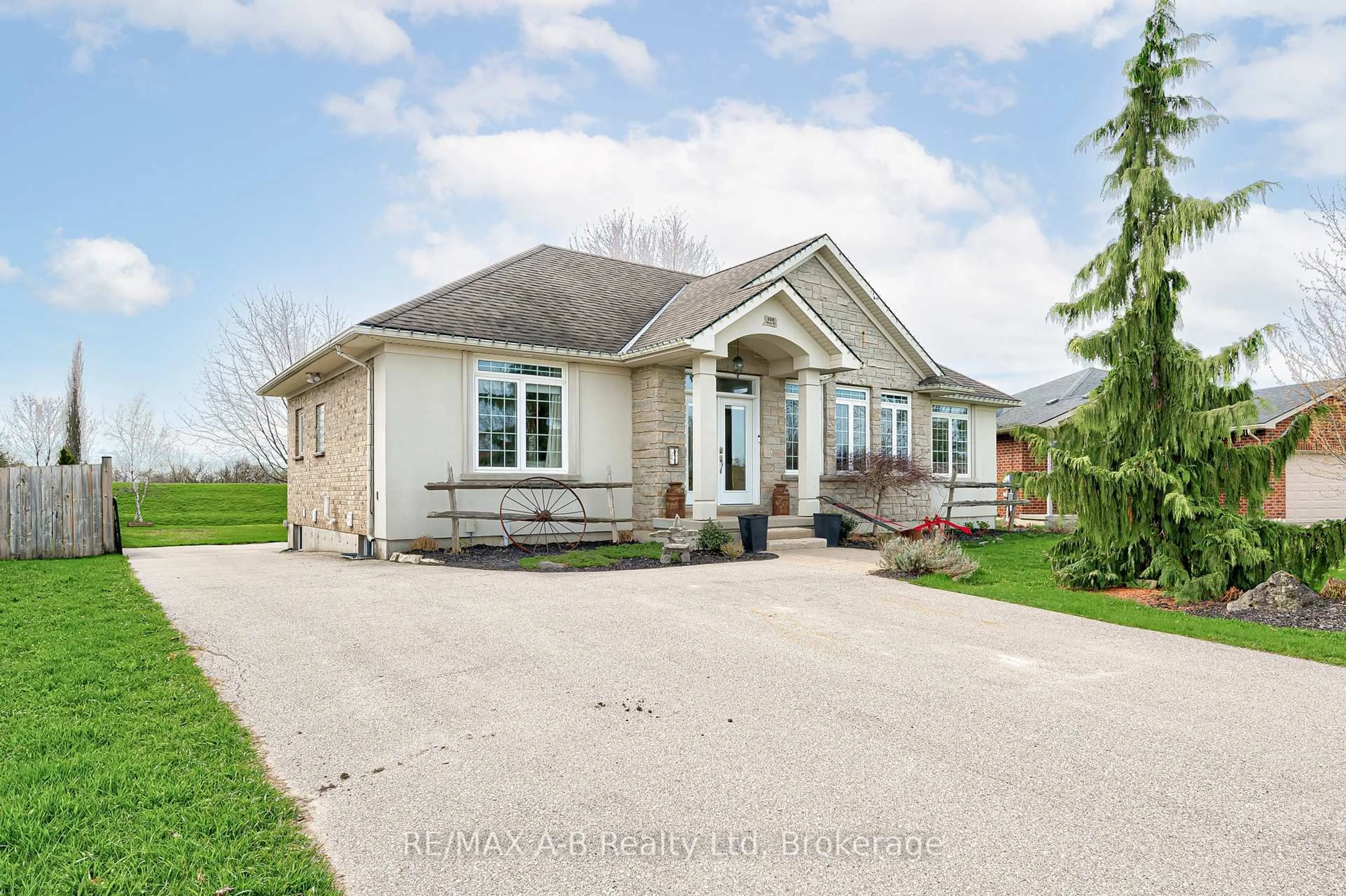 Home with brick exterior material, unknown for 296 Glass St, St. Marys Ontario N4X 1E5