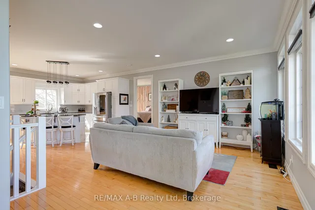296 Glass St, St. Marys 5