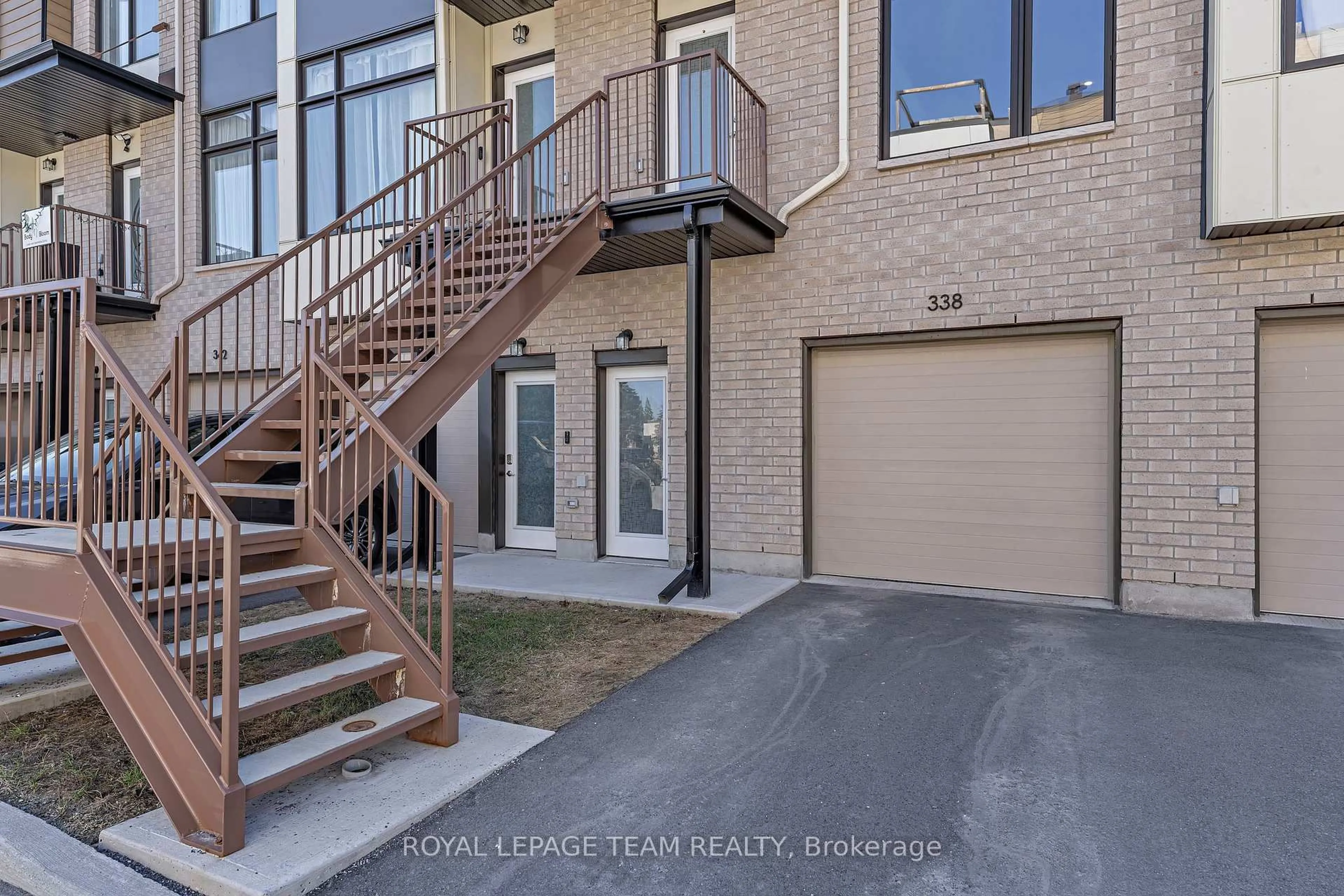 Unknown for 338 Foliage Private, Ottawa Ontario K2H 0C5