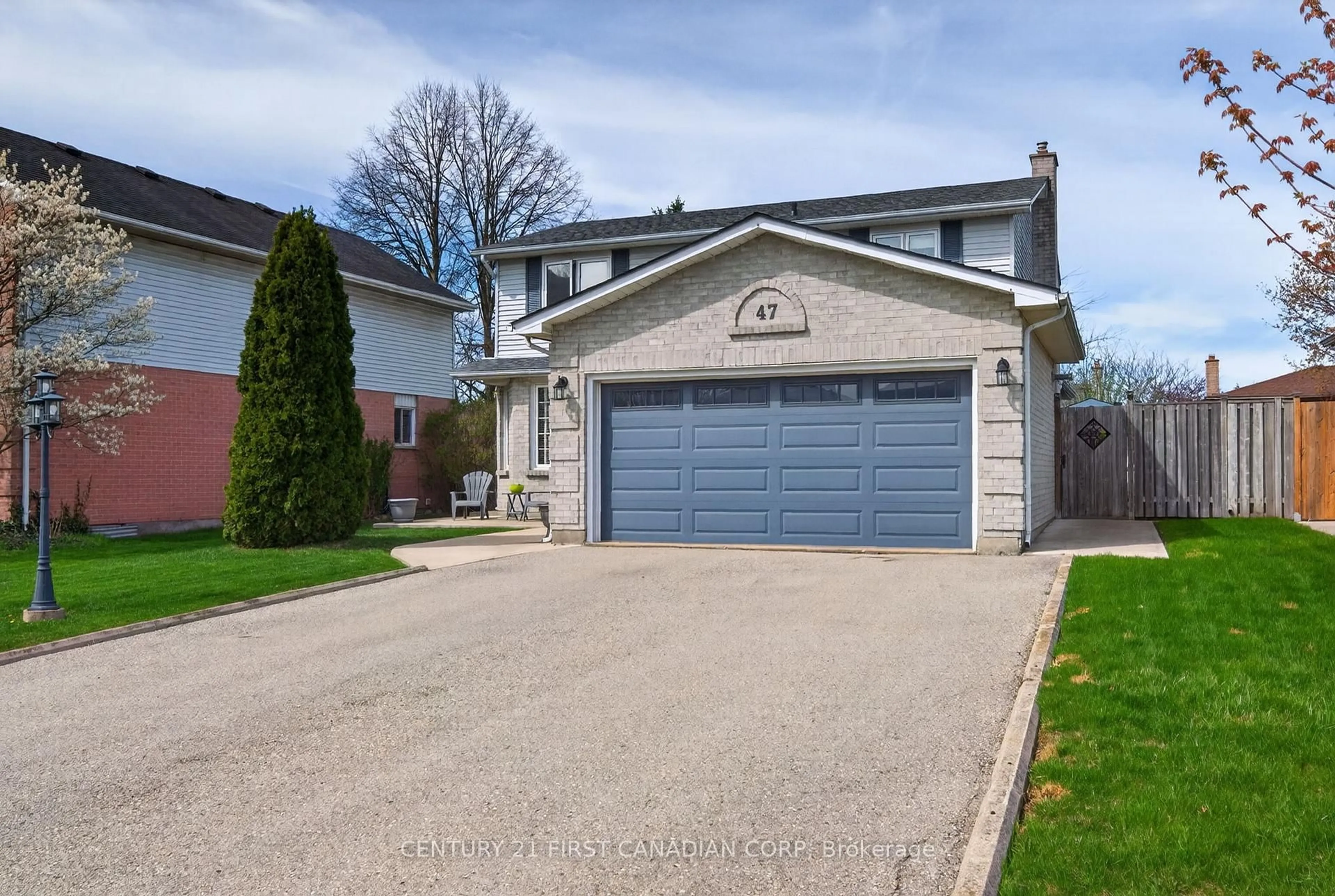 Home with vinyl exterior material, street for 47 Sloane Cres, London South Ontario N6E 3A7