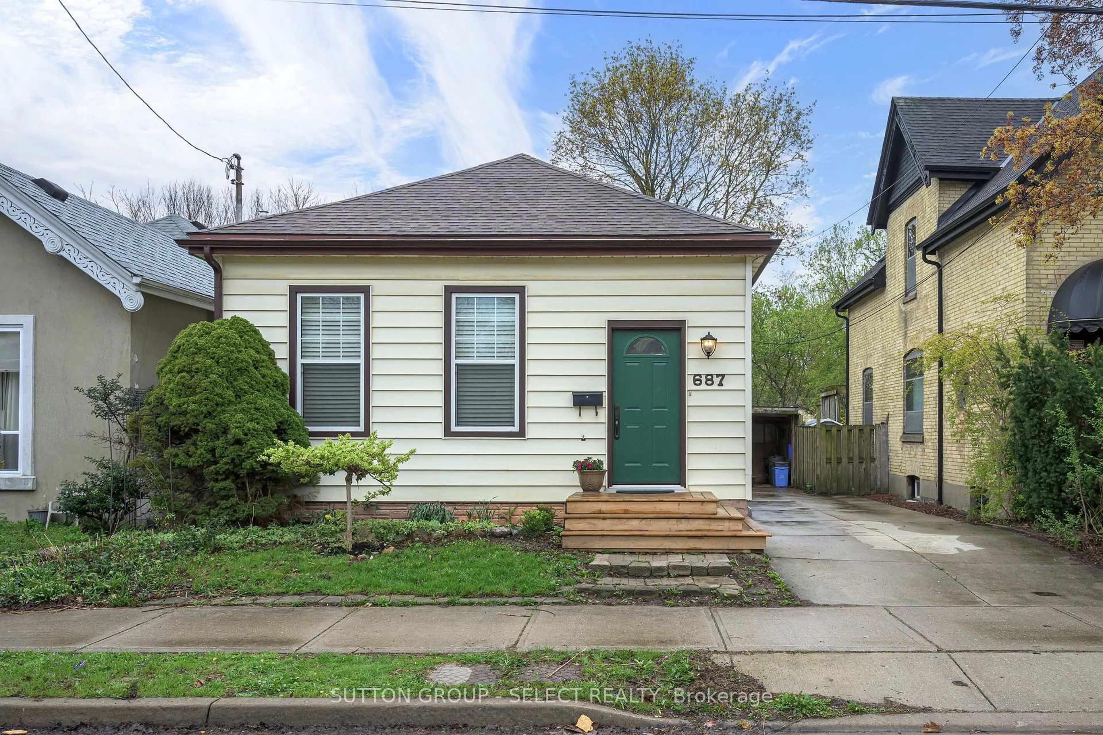 Unknown for 687 Princess Ave, London East Ontario N5W 3M2