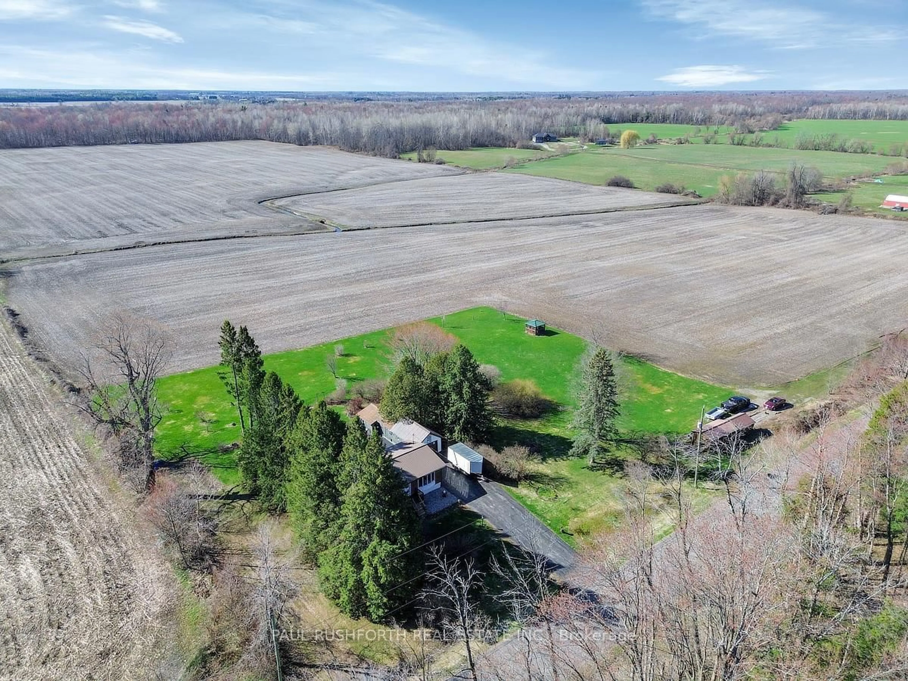 A pic from outside/outdoor area/front of a property/back of a property/a pic from drone, unknown for 10476 RONSON Rd, North Dundas Ontario K0E 1S0
