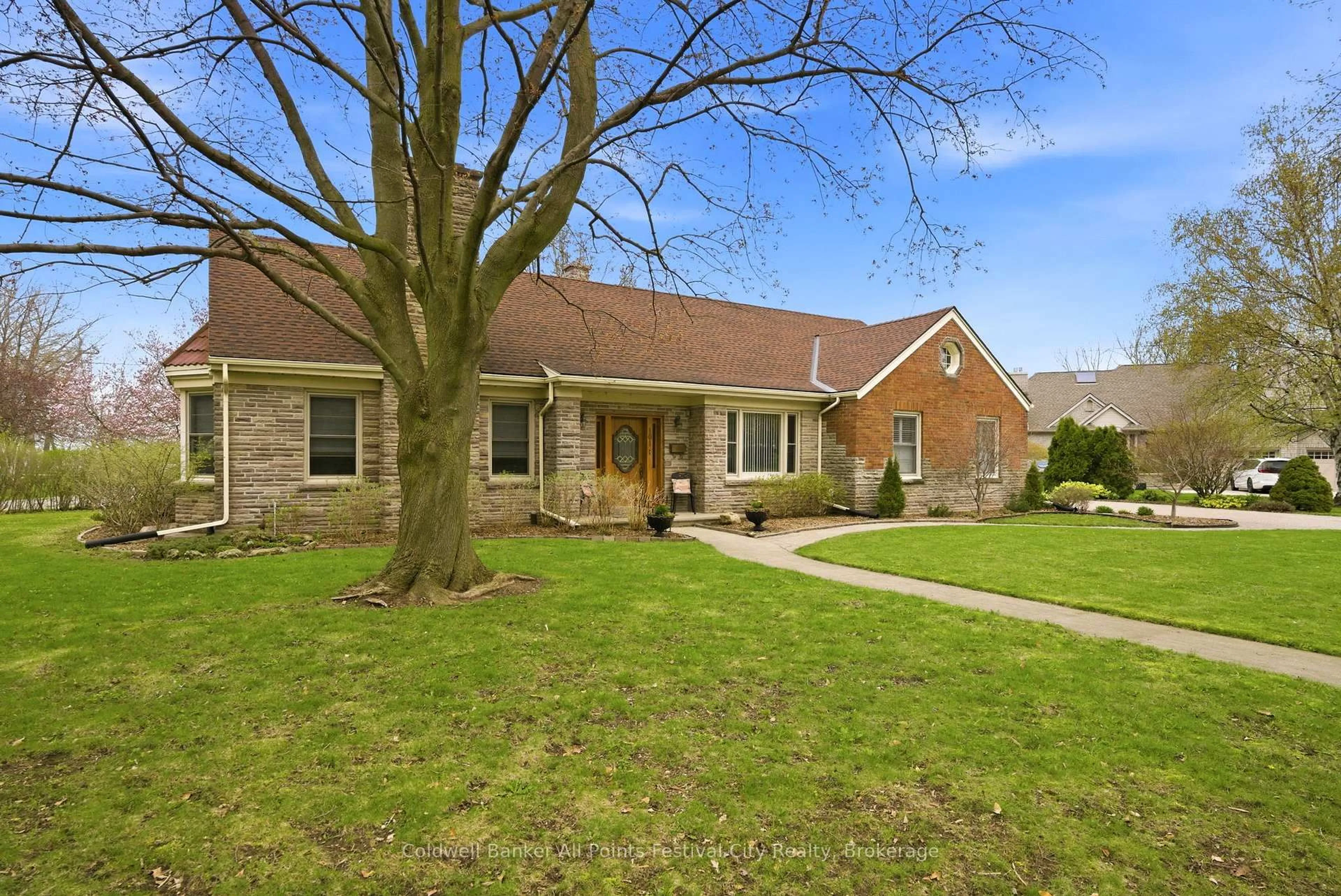 Home with brick exterior material, street for 101 Waterloo St, Goderich Ontario N7A 2W5