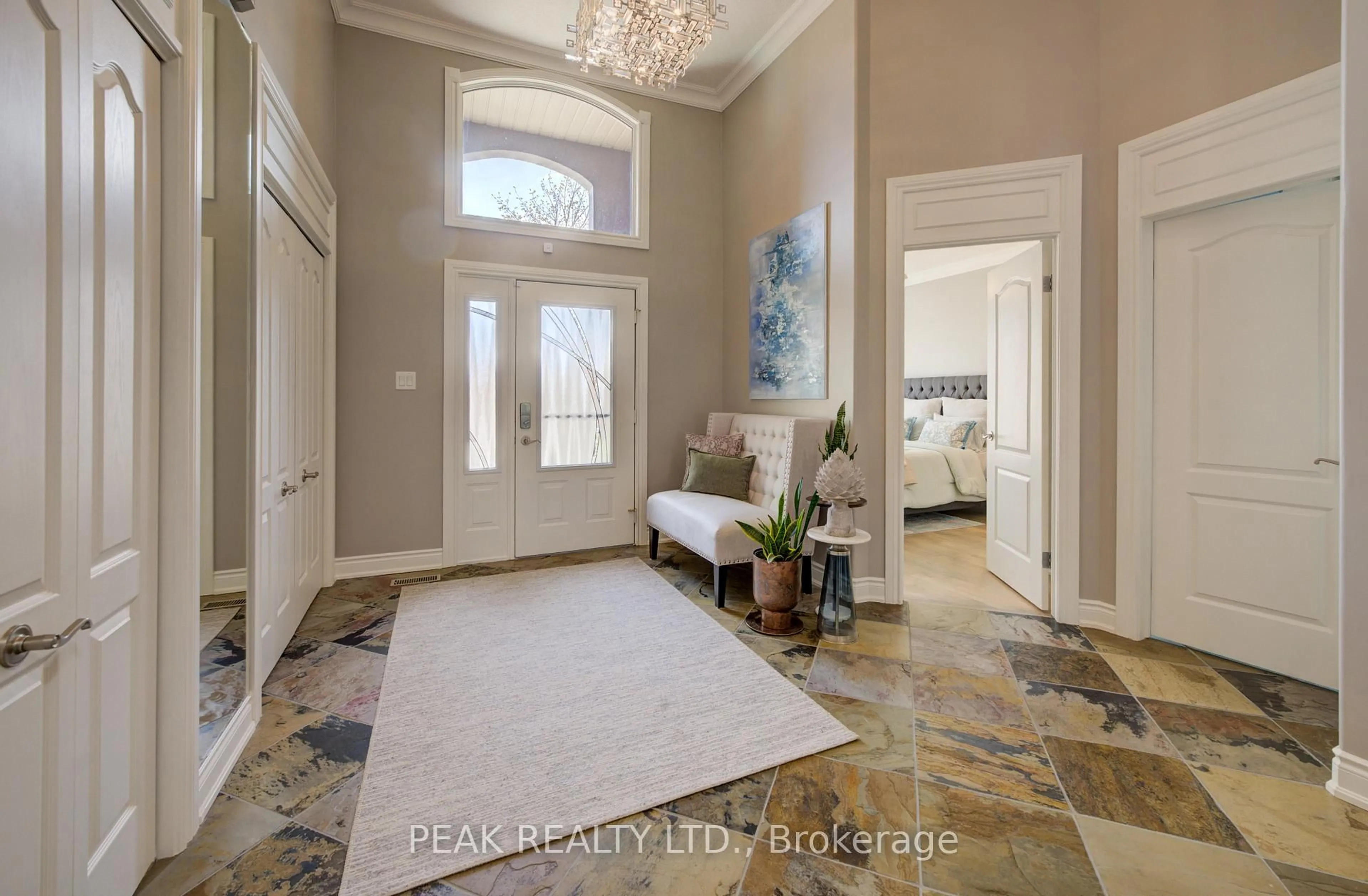 Indoor entryway for 39 Shirefield Lane, Wilmot Ontario N3A 4L8