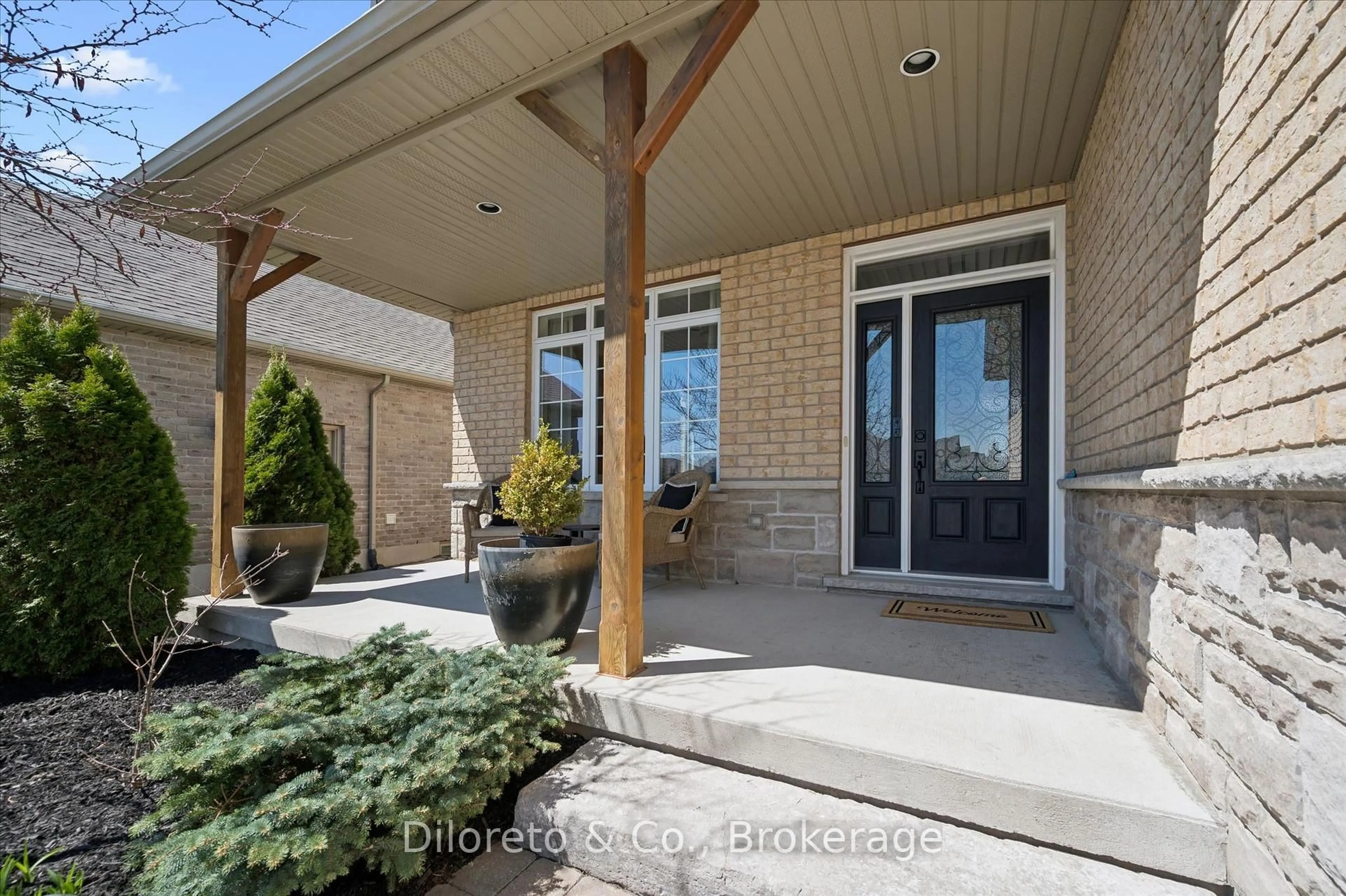 Indoor entryway for 164 Spencer Dr, Centre Wellington Ontario N0B 1S0