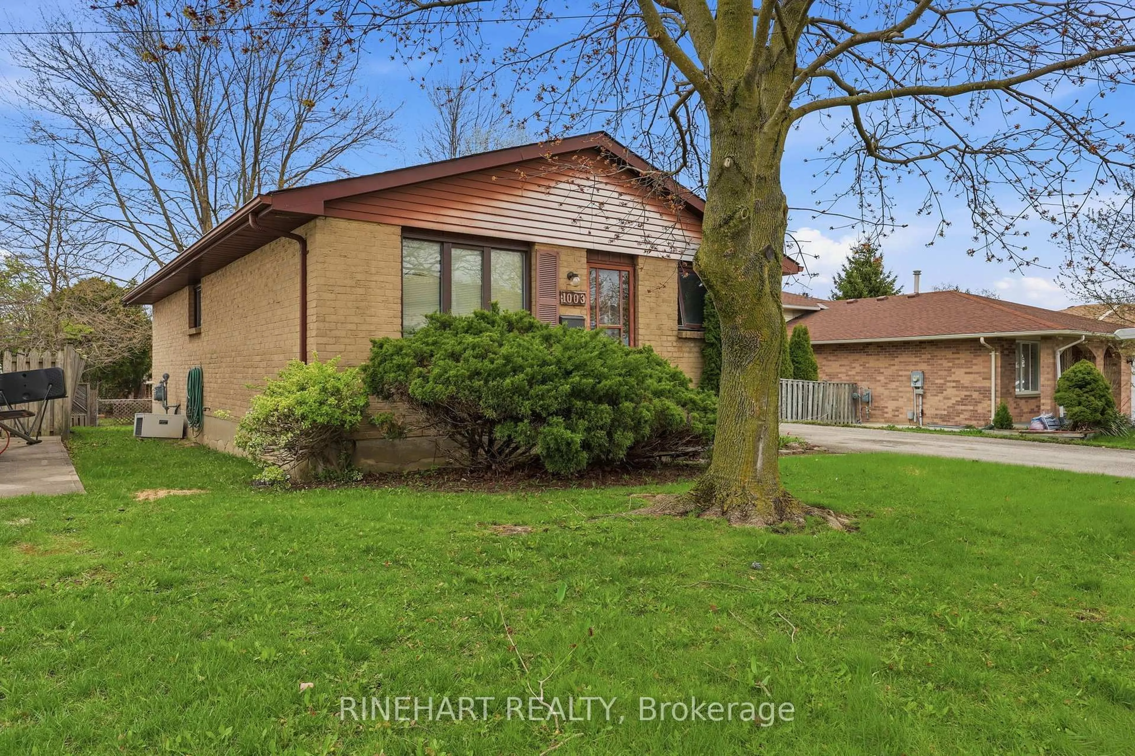Unknown for 1003 Lawson Rd, London North Ontario N6G 3V5