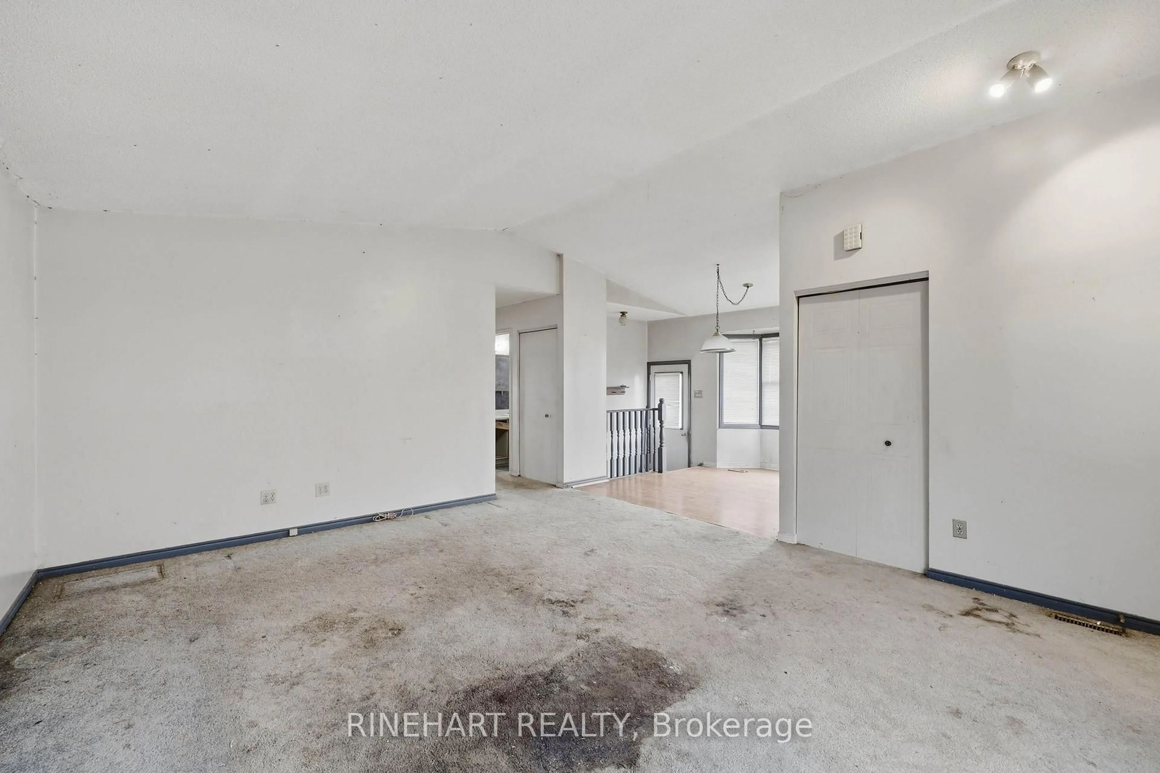 A pic of a room for 1003 Lawson Rd, London North Ontario N6G 3V5