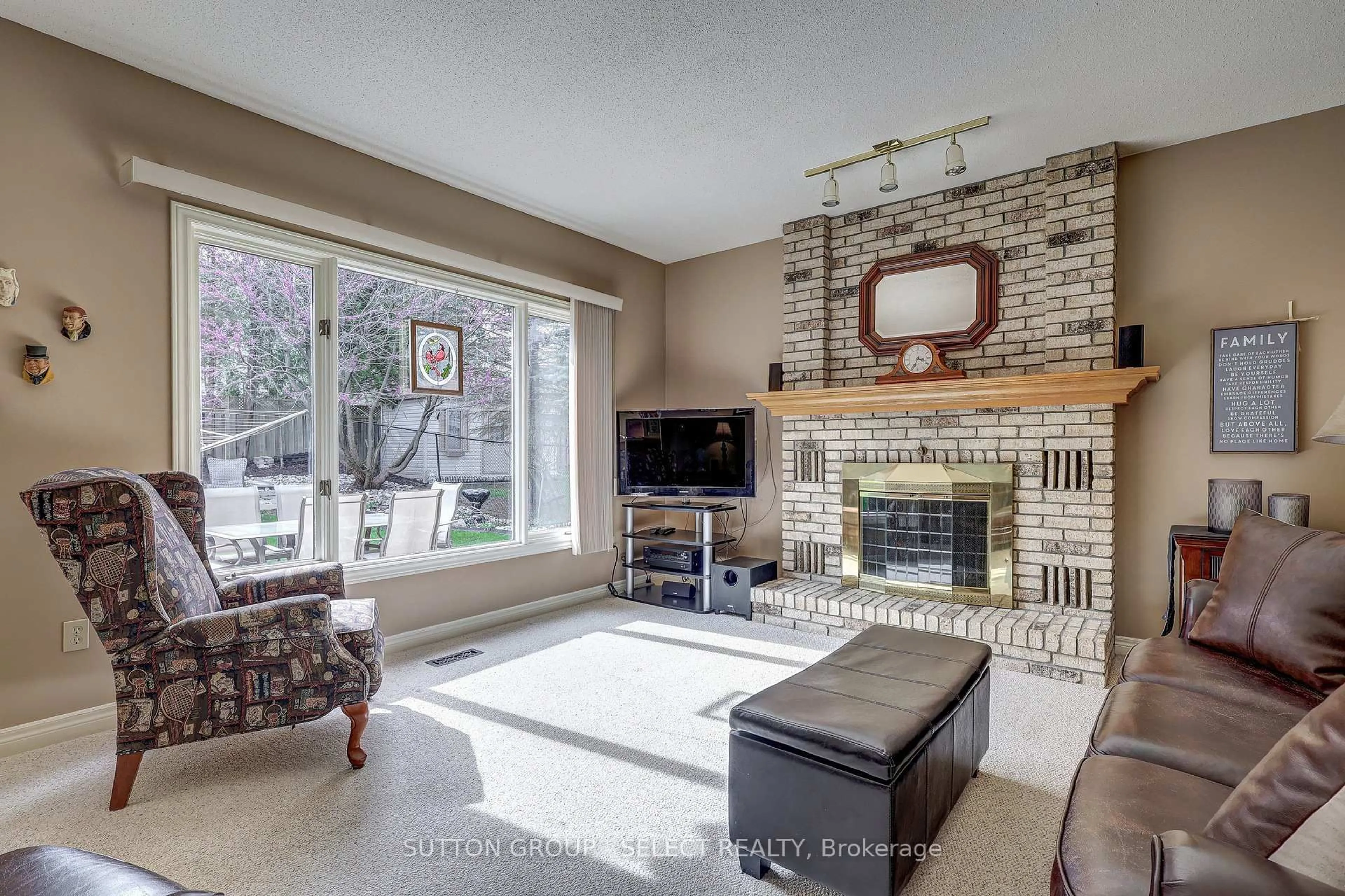 Living room with furniture, unknown for 462 Ambleside Dr, London North Ontario N6G 4W9