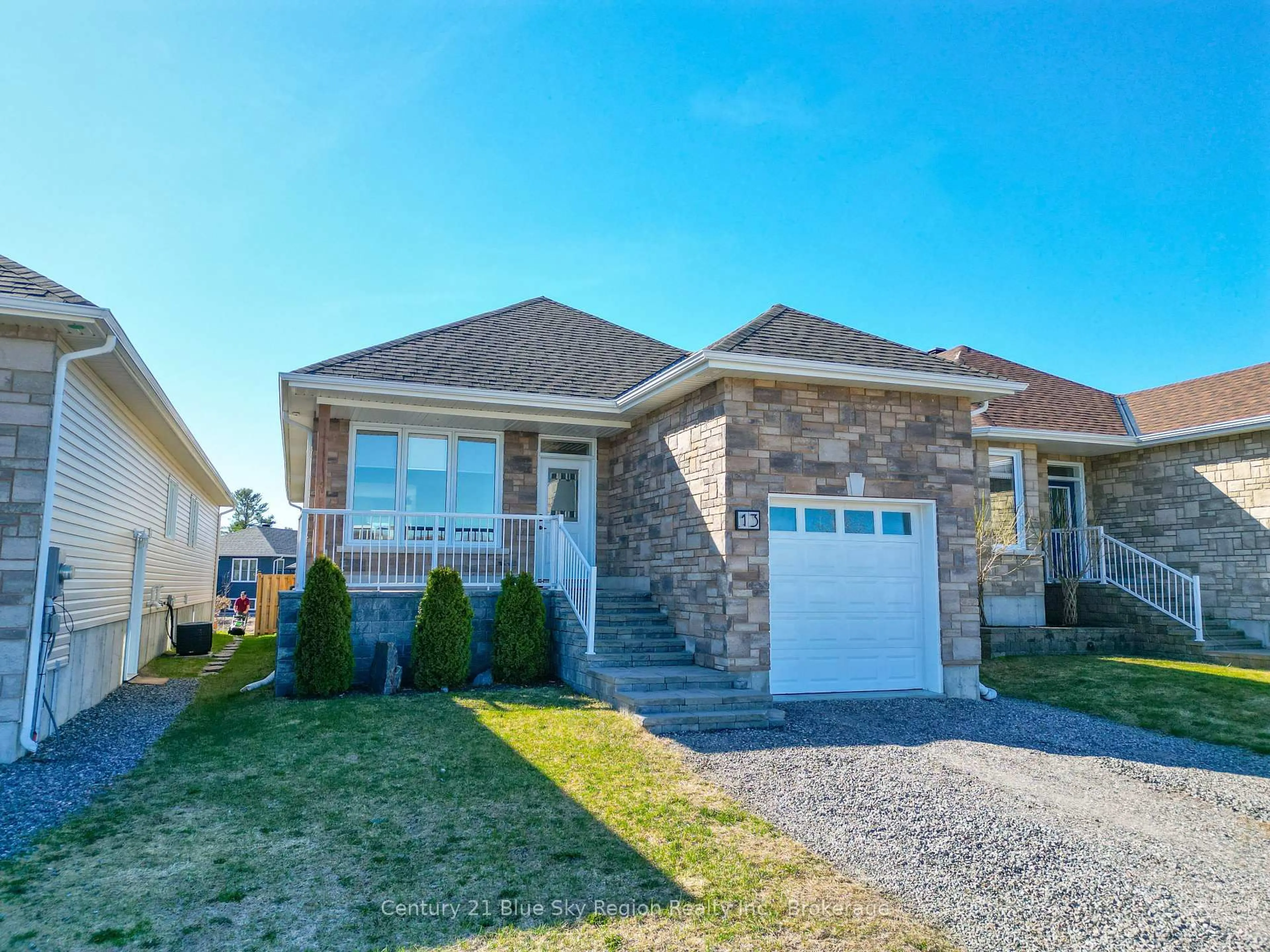 Home with brick exterior material, street for 13 Frank Crt, North Bay Ontario P1B 0C4