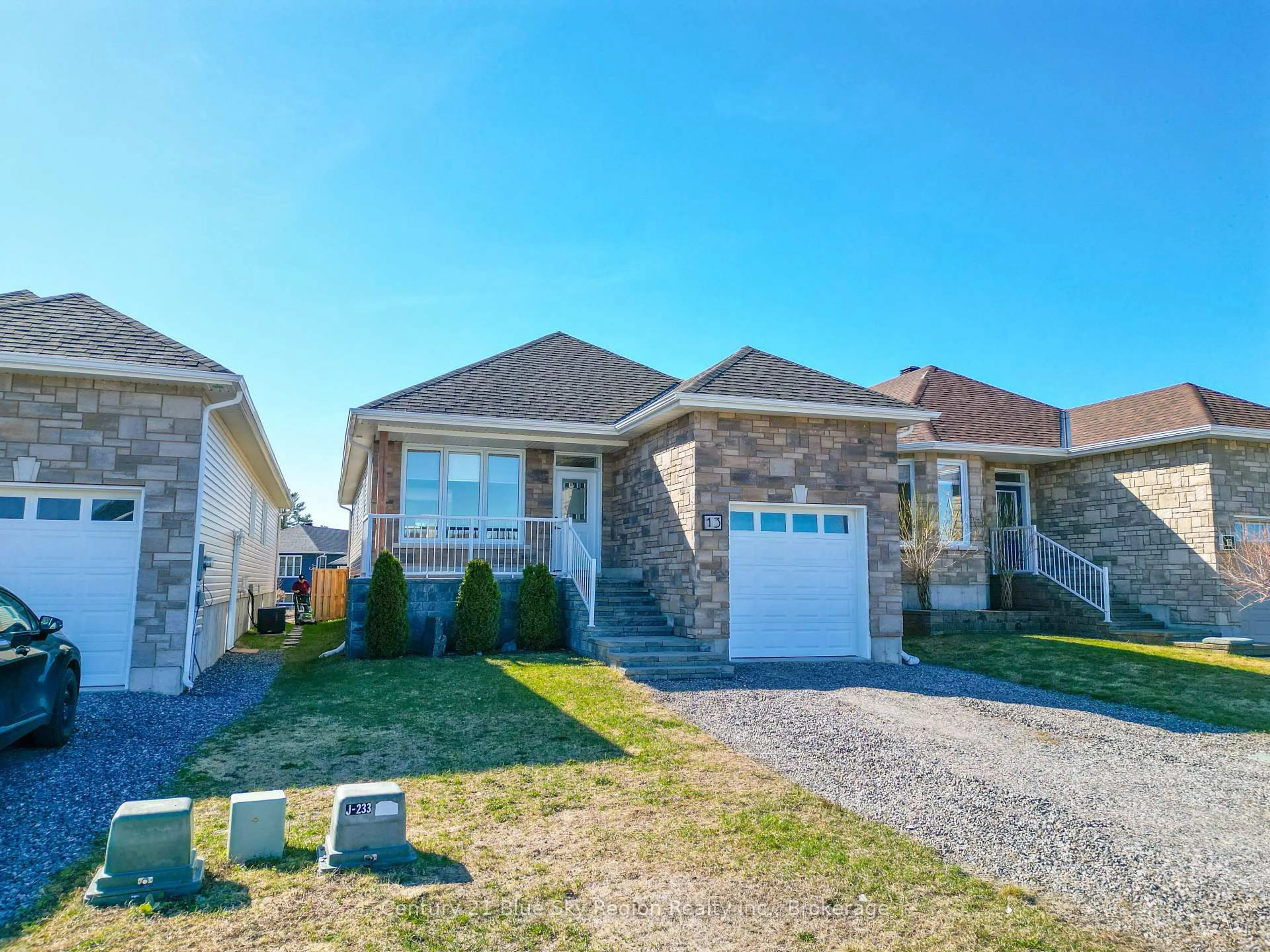 Unknown for 13 Frank Crt, North Bay Ontario P1B 0C4
