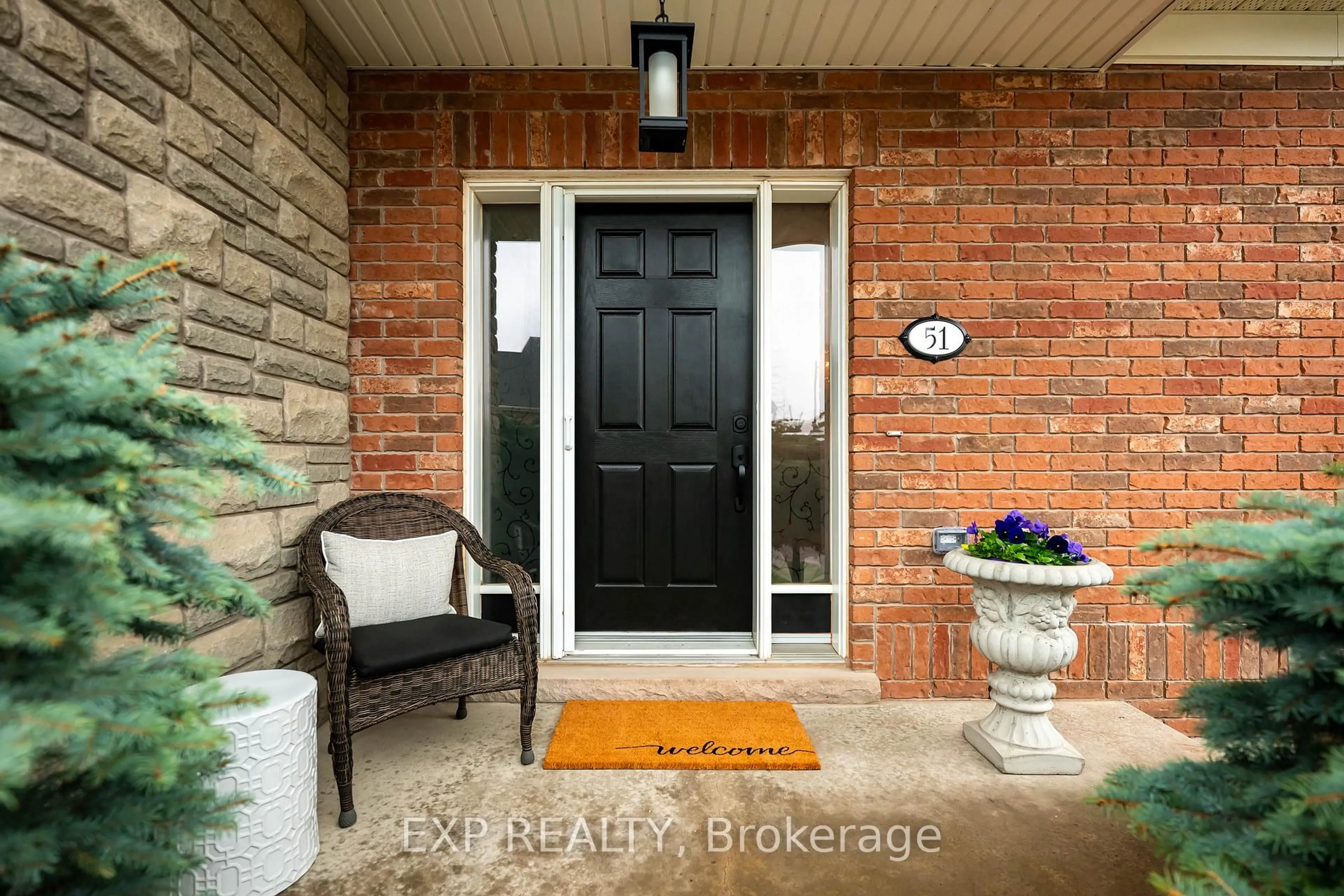 Indoor entryway for 200 Kingfisher Dr #51, Mono Ontario L9W 0B3