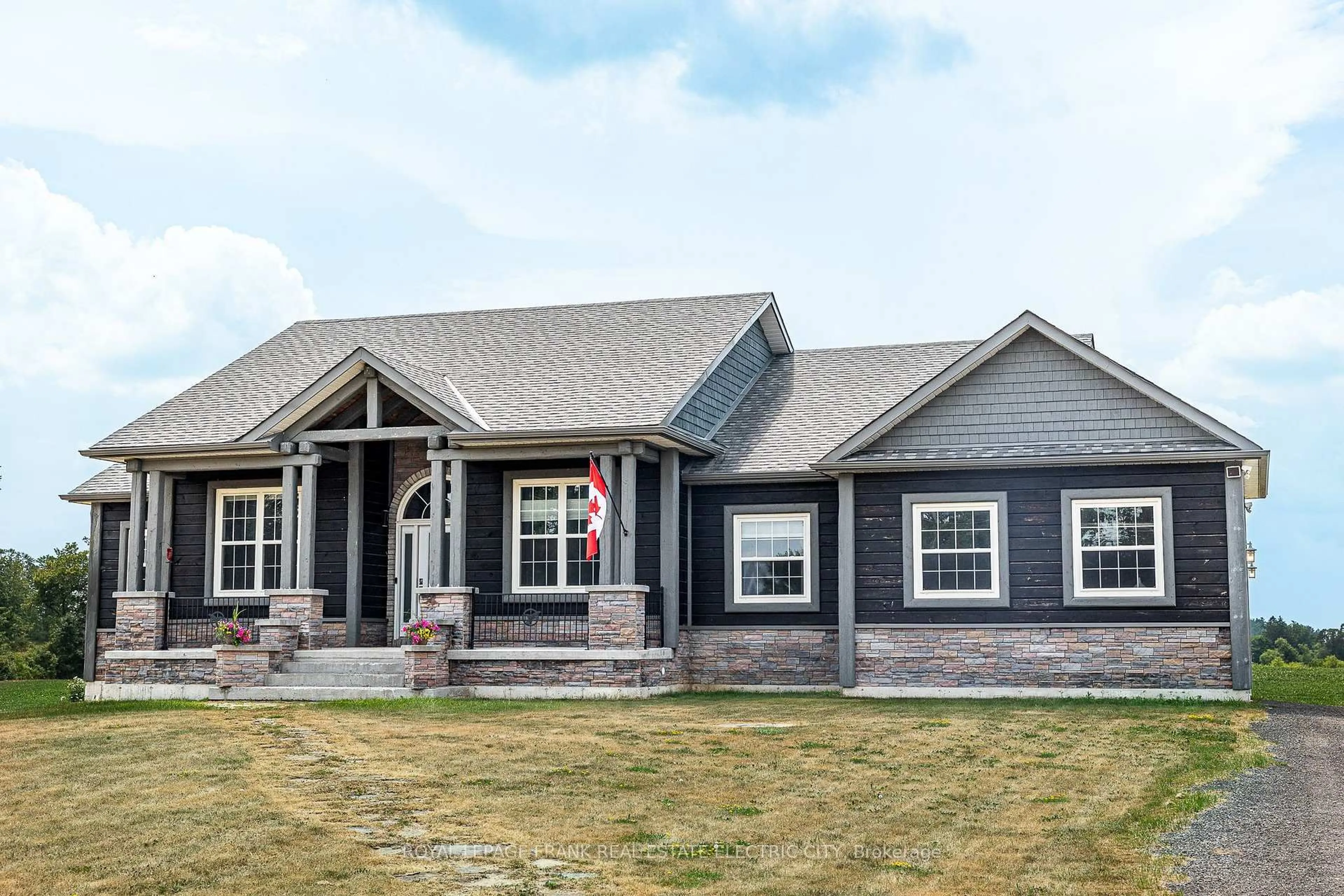 Home with vinyl exterior material, unknown for 2370 Asphodel 10th Line, Asphodel-Norwood Ontario K0L 2V0