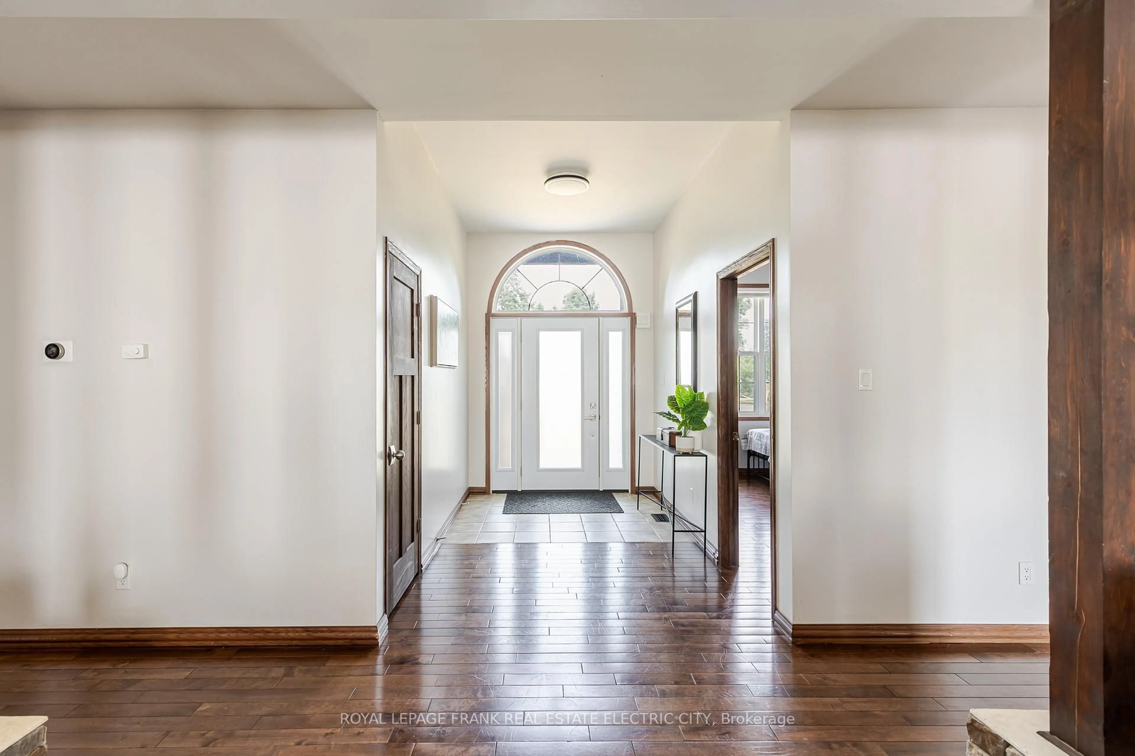 Indoor entryway for 2370 Asphodel 10th Line, Asphodel-Norwood Ontario K0L 2V0