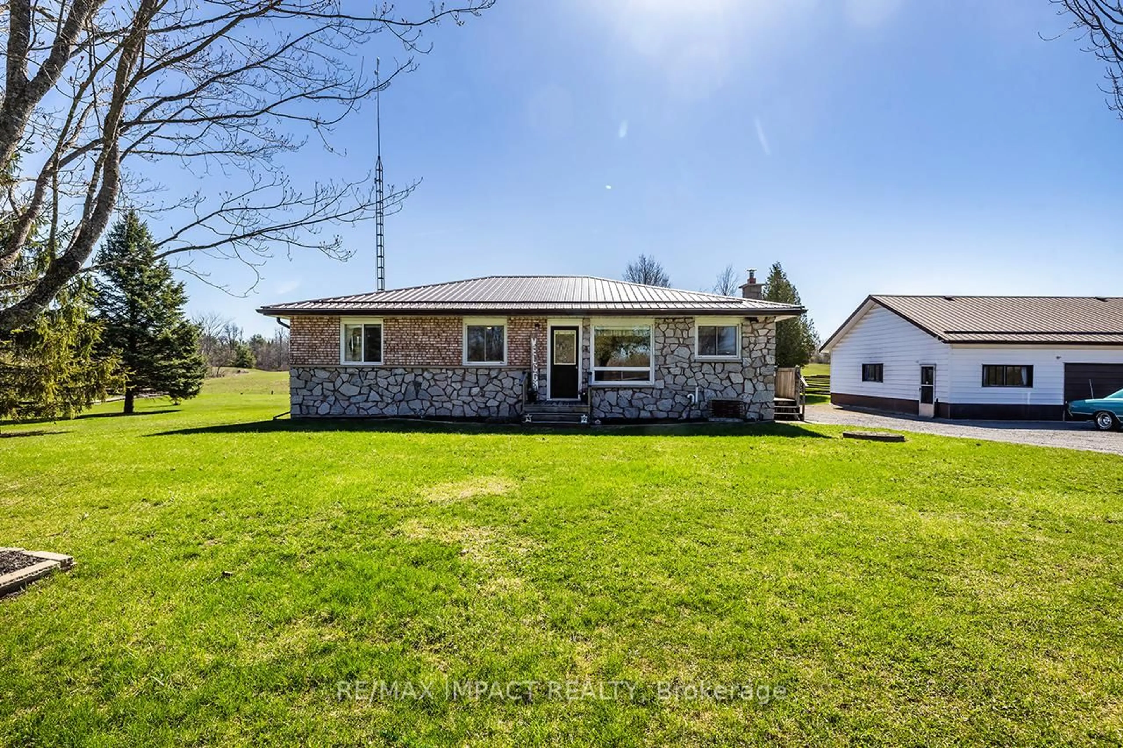 A pic from outside/outdoor area/front of a property/back of a property/a pic from drone, building for 2517 North School Rd, Havelock-Belmont-Methuen Ontario K0L 1Z0