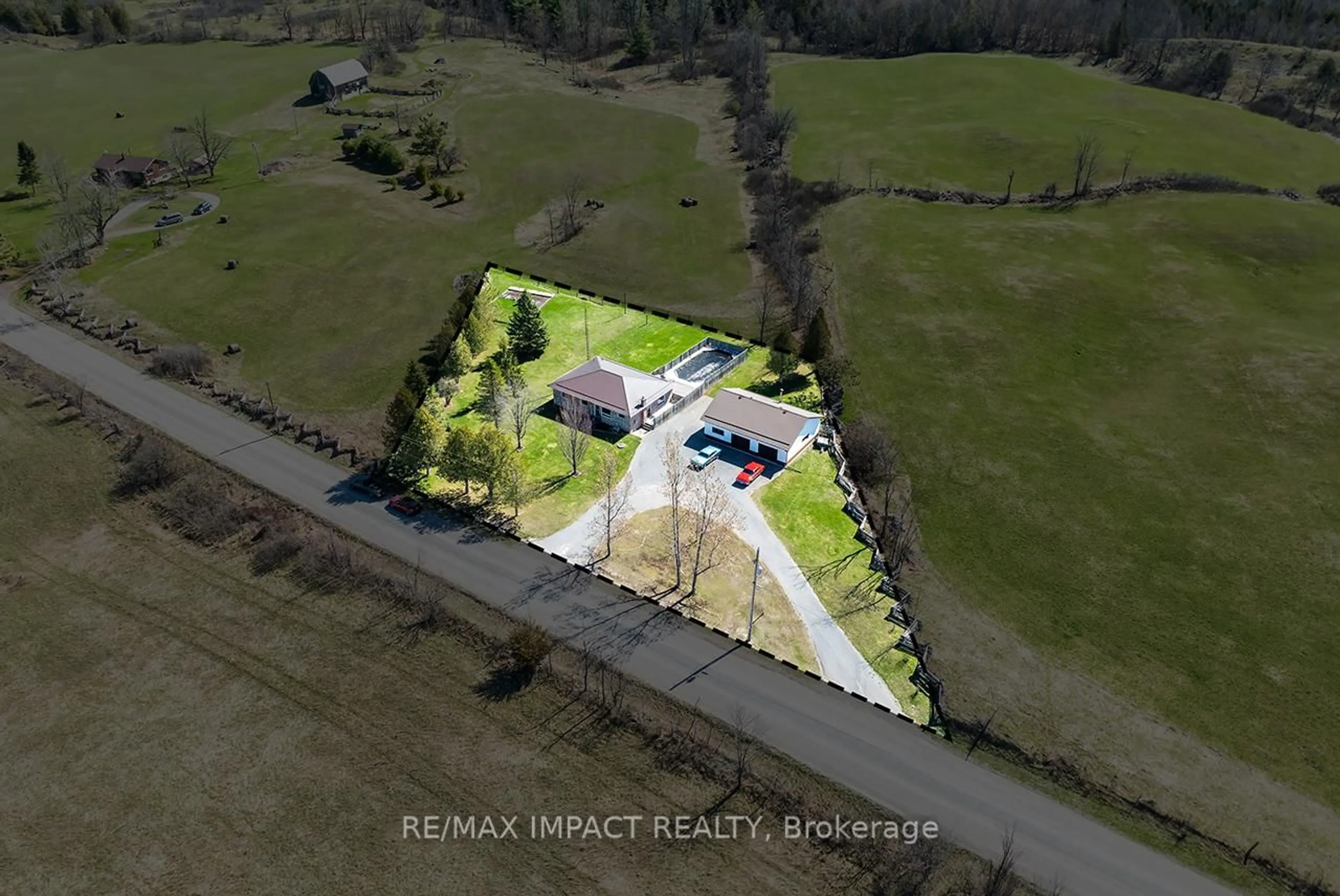 A pic from outside/outdoor area/front of a property/back of a property/a pic from drone, street for 2517 North School Rd, Havelock-Belmont-Methuen Ontario K0L 1Z0