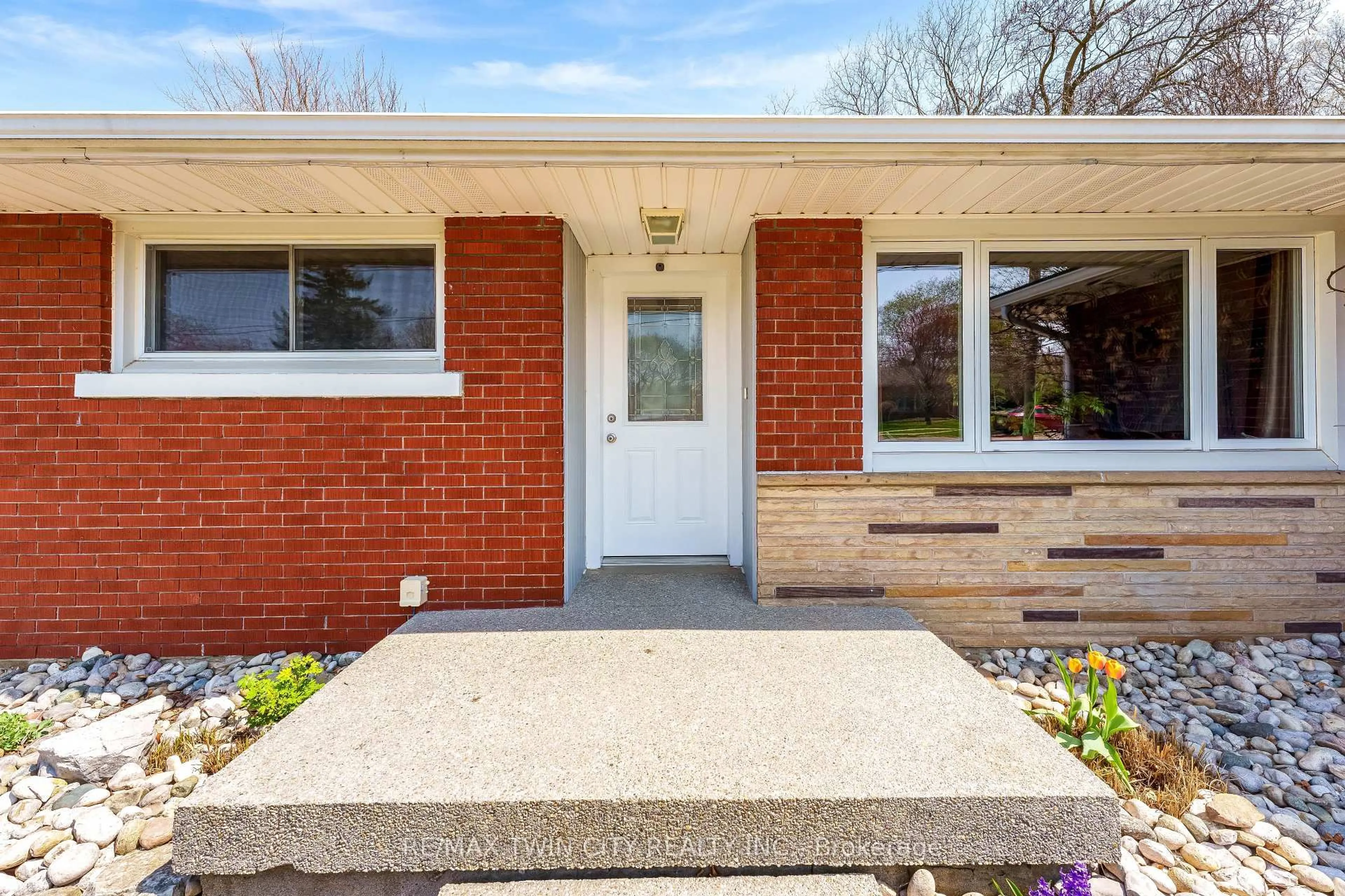 Home with brick exterior material, street for 92 Braeside Ave, Waterloo Ontario N2J 2C6