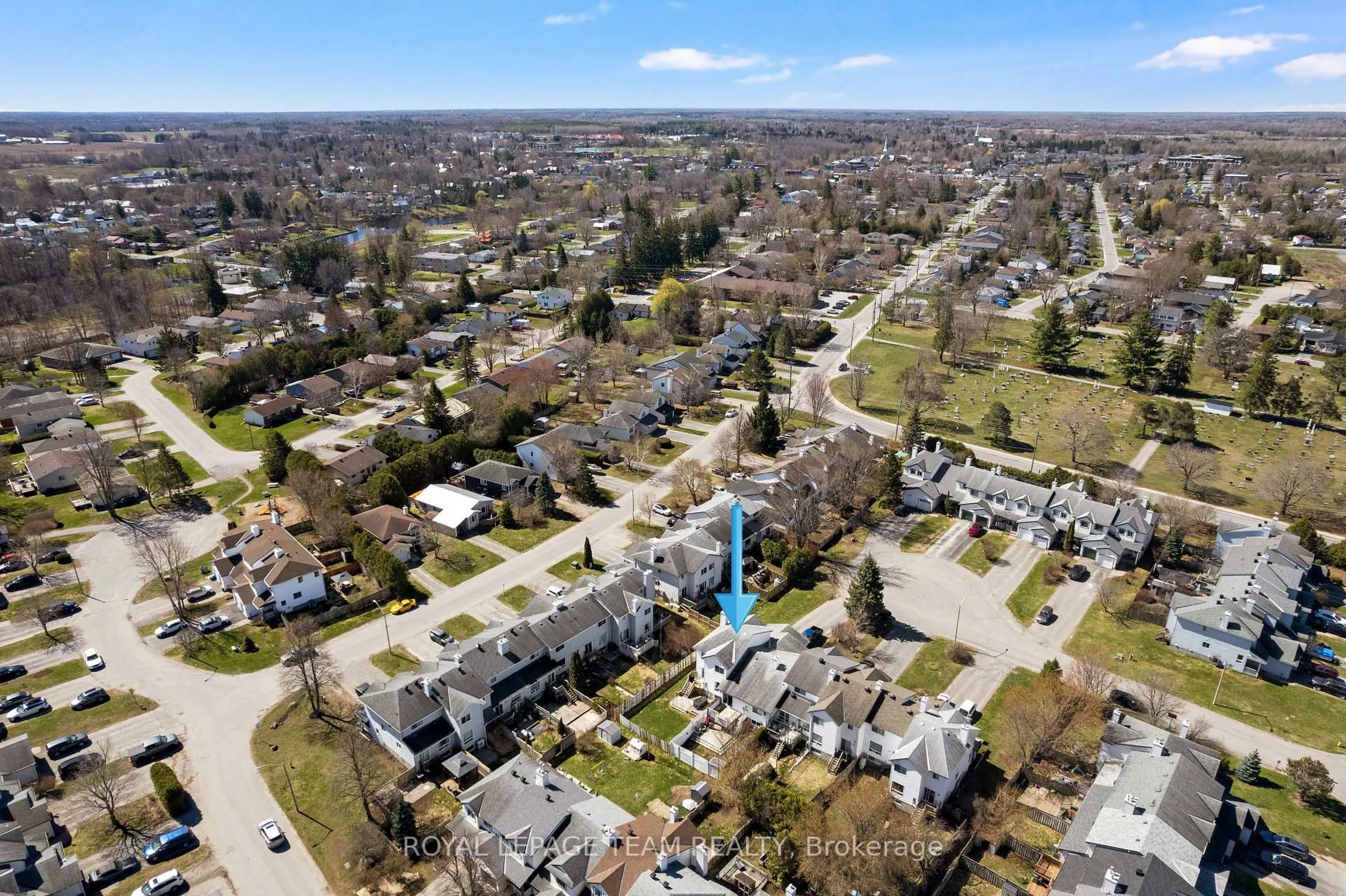 A pic from outside/outdoor area/front of a property/back of a property/a pic from drone, street for 11 Liette Crt, North Grenville Ontario K0G 1J0