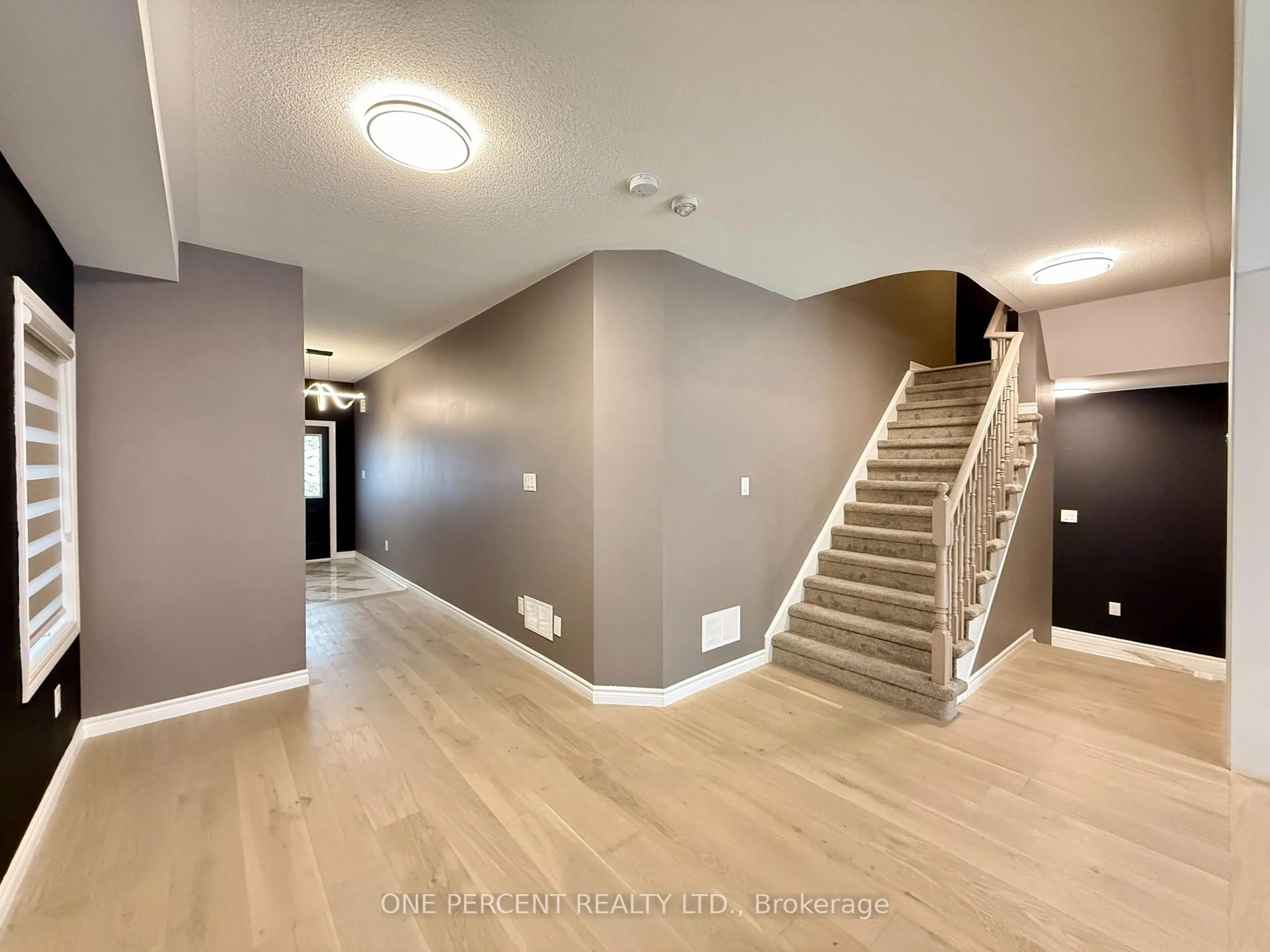 Indoor entryway for 196 Werry Ave, Southgate Ontario N0C 1B0