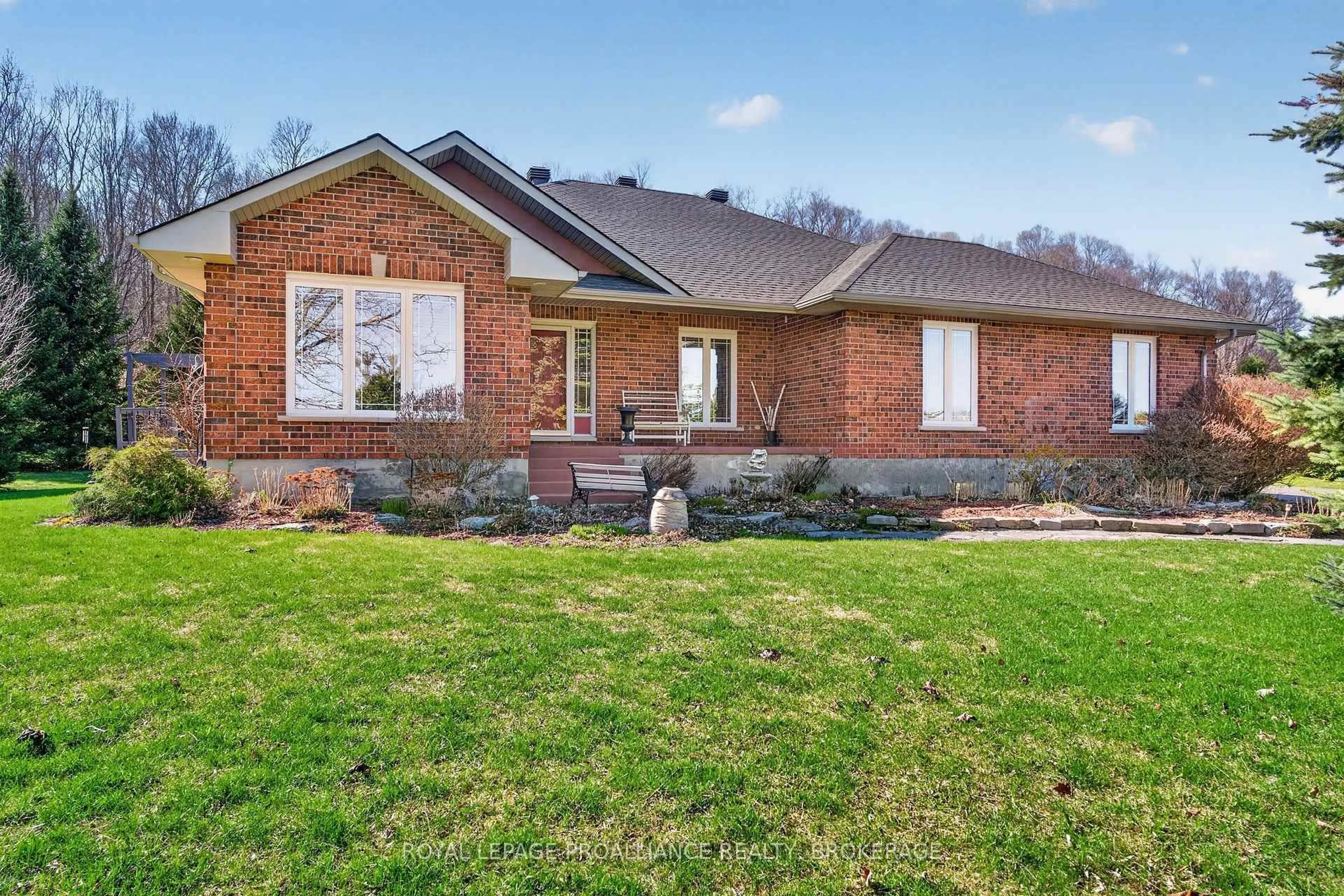 Home with brick exterior material, unknown for 3920 Middle Woodland Dr, Inverary Ontario K0H 1X0