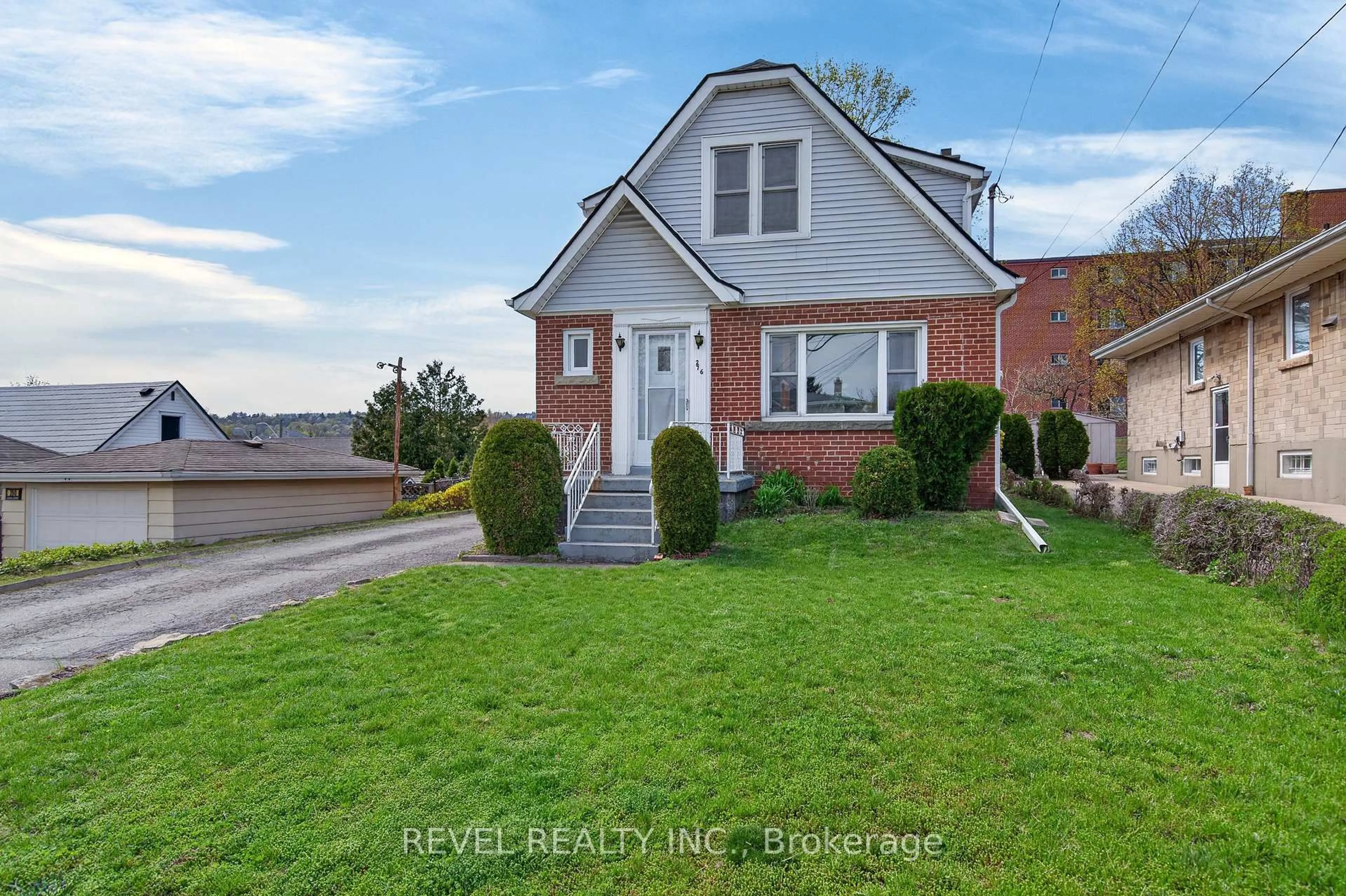 Home with brick exterior material, street for 276 Glenholme Ave, Hamilton Ontario L8K 3M2