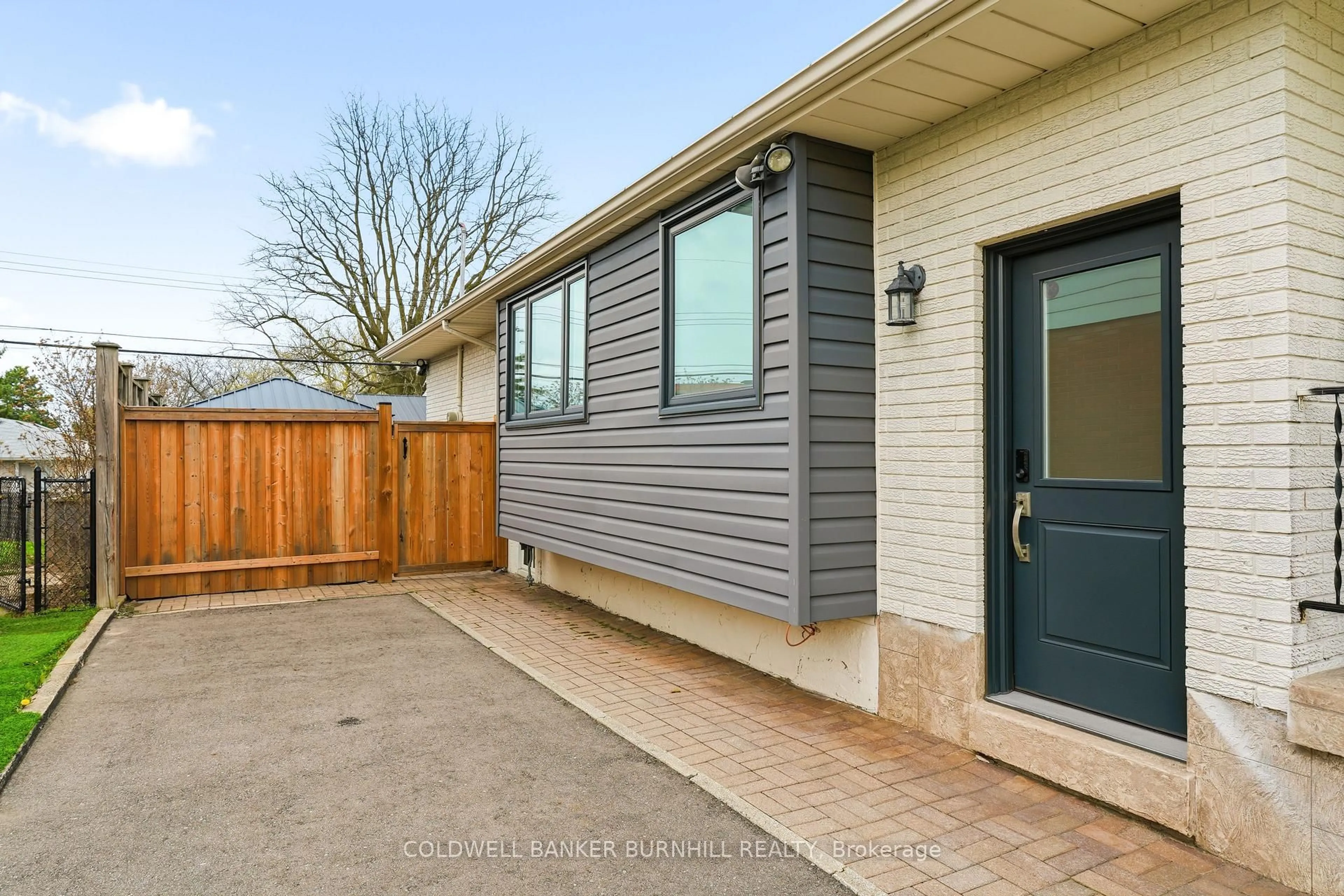 Home with vinyl exterior material, street for 30 Darlington Dr, Hamilton Ontario L9C 2L7