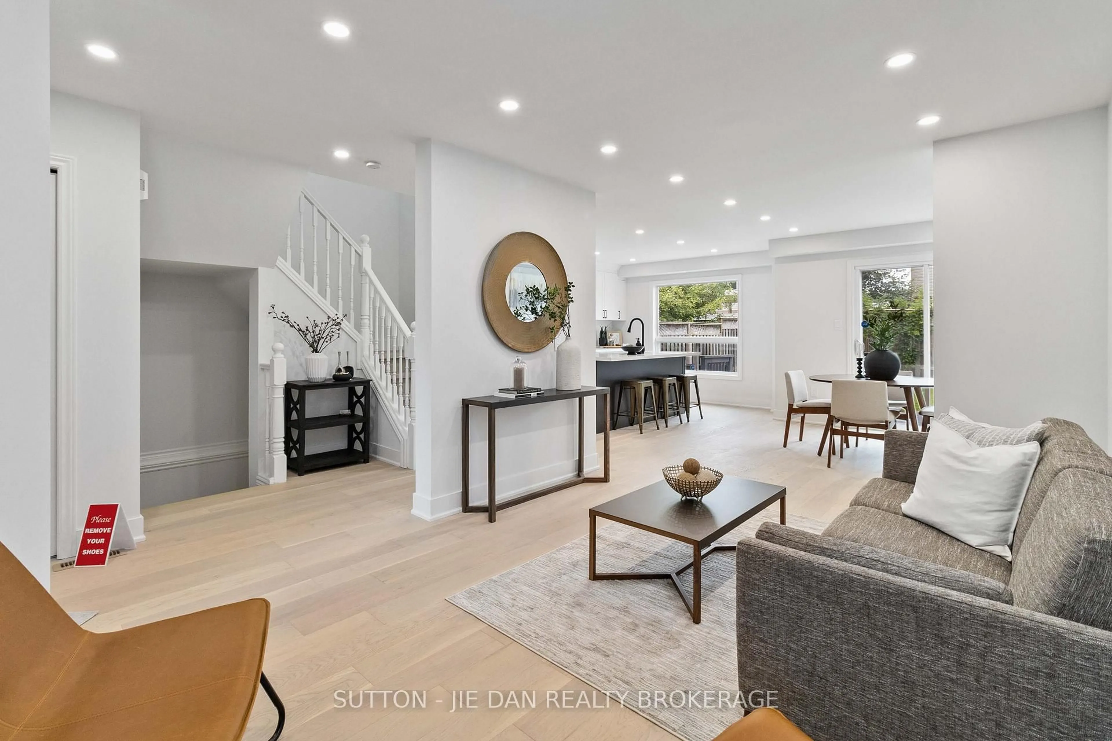 Living room with furniture, unknown for 989 Mapleridge St, London North Ontario N6H 0A6